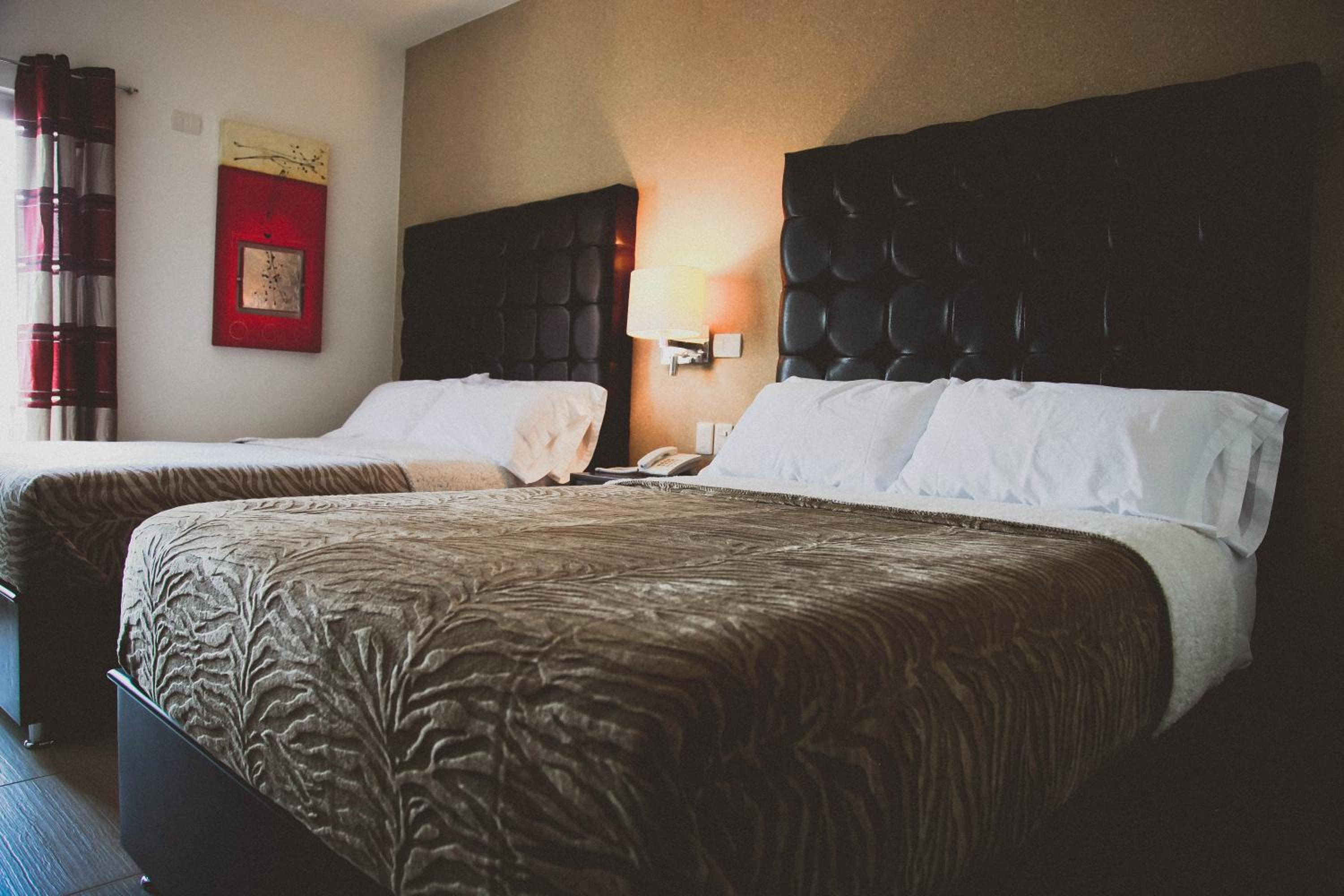 Double Room with Two Double Beds - Photo 6