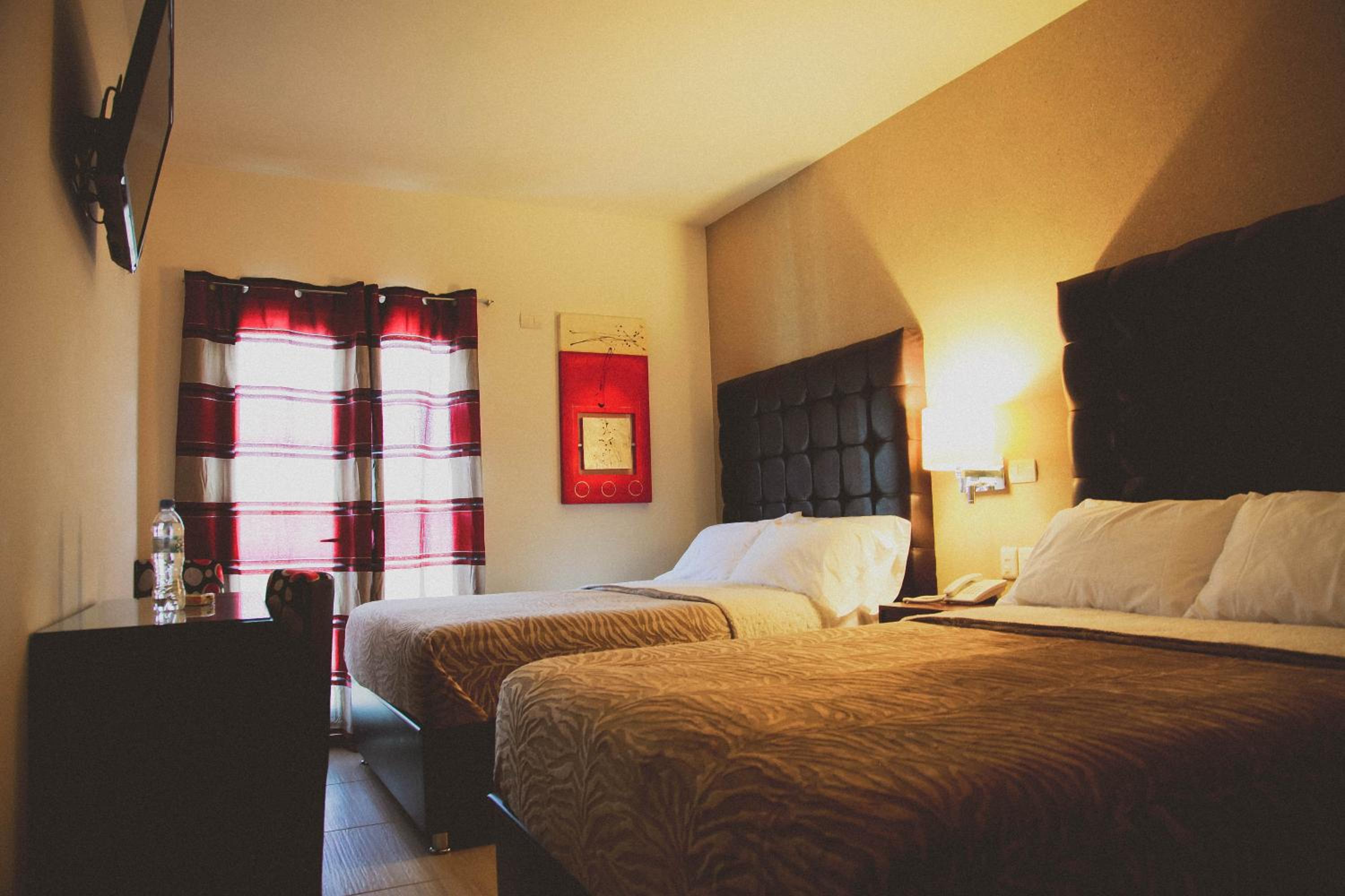 Double Room with Two Double Beds - Photo 5