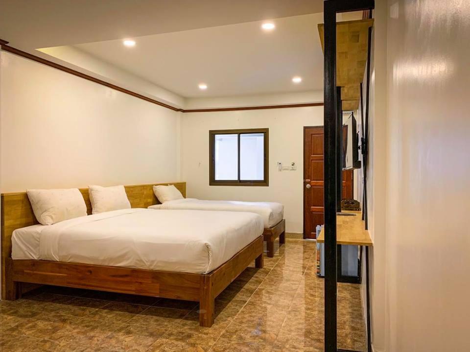 Deluxe Triple Room photo 3