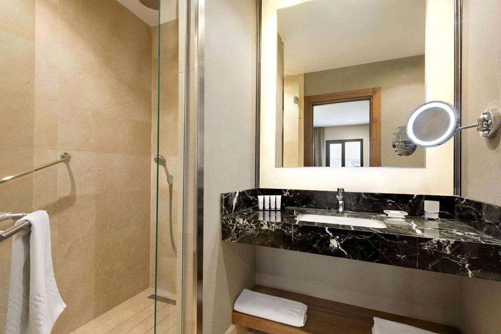Twin Room - Non-Smoking