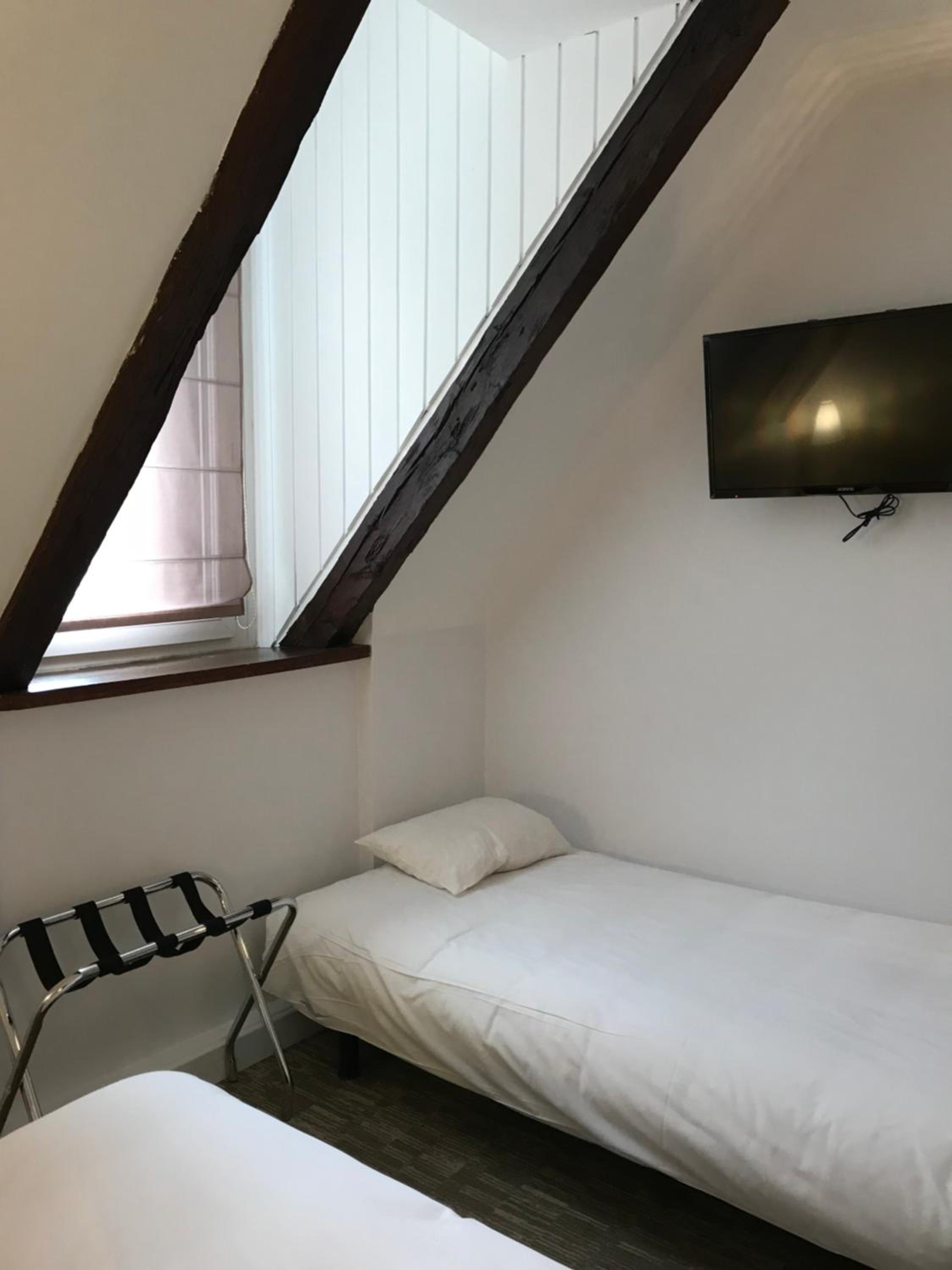 Triple Room with Shower - Photo 4