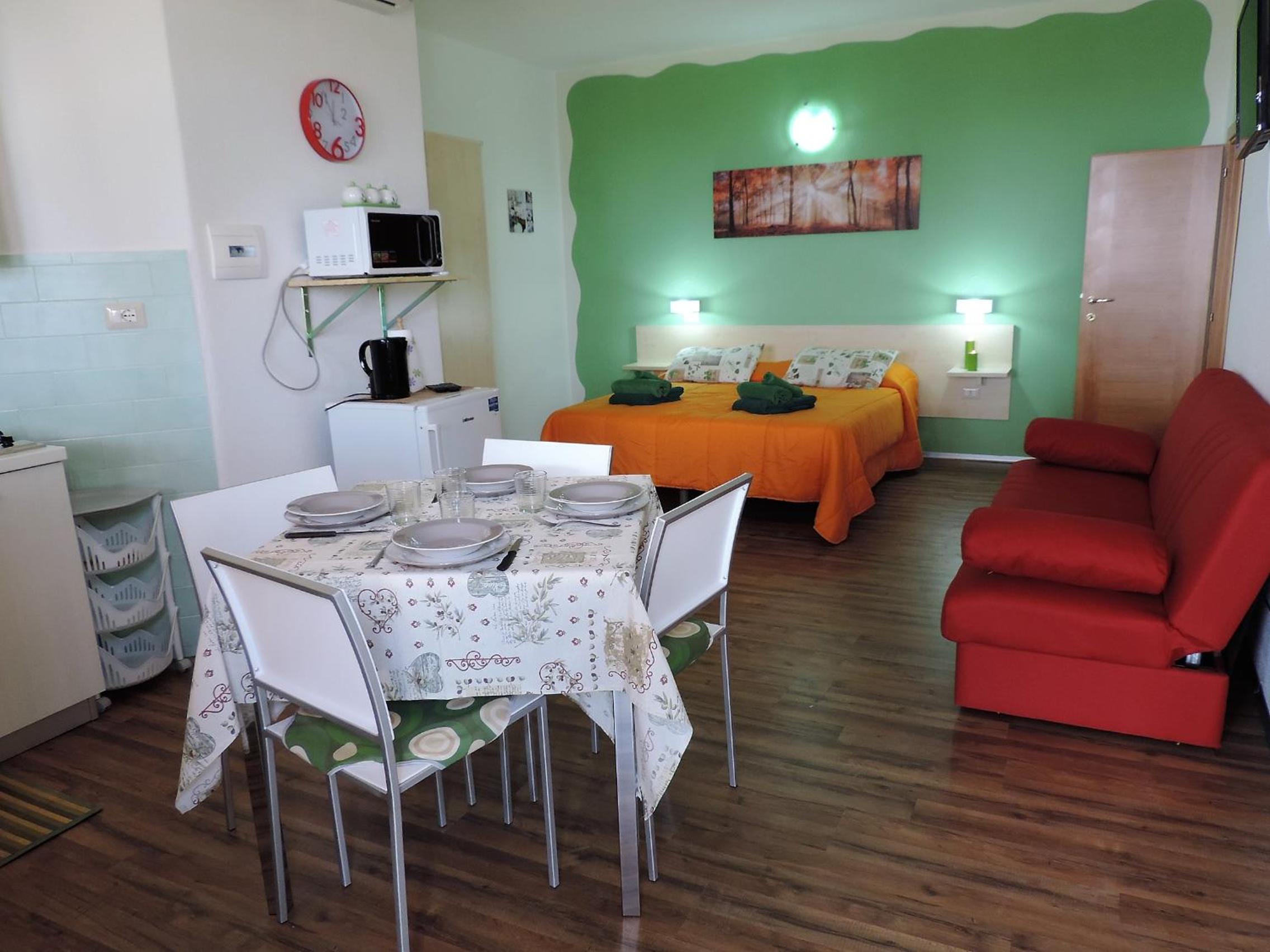 One-Bedroom House - Photo 30