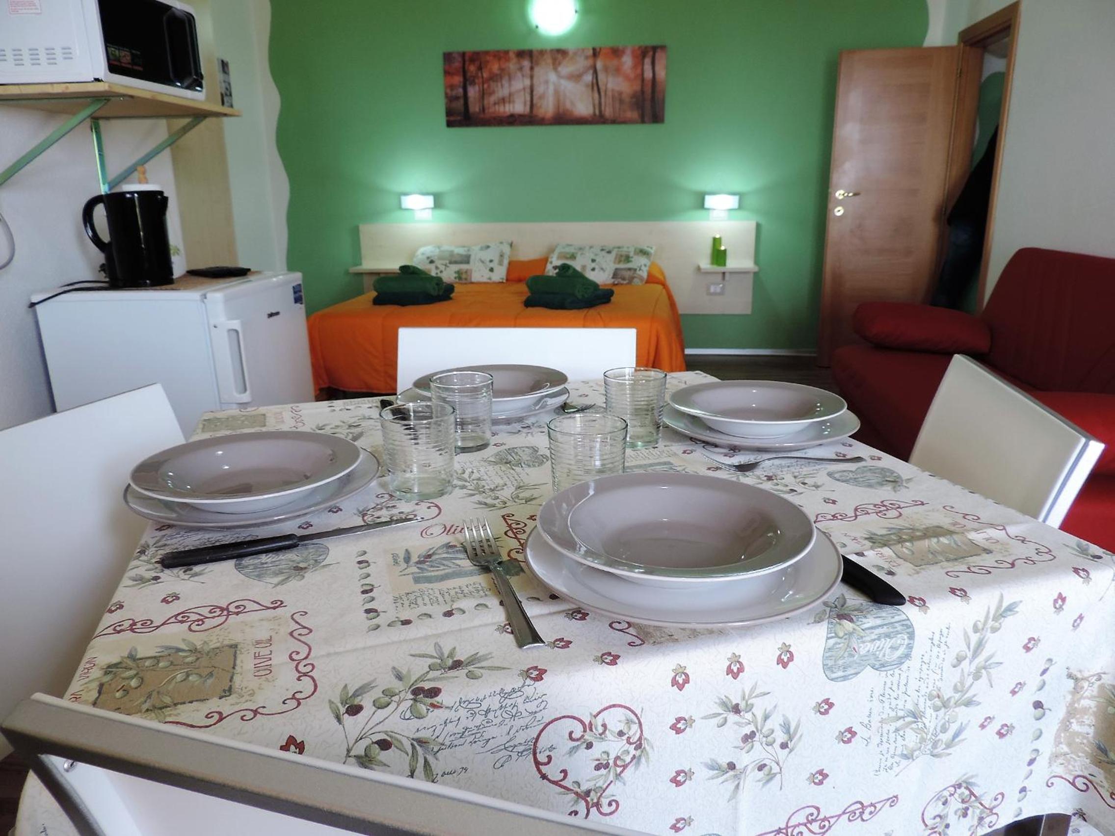 One-Bedroom House - Photo 28