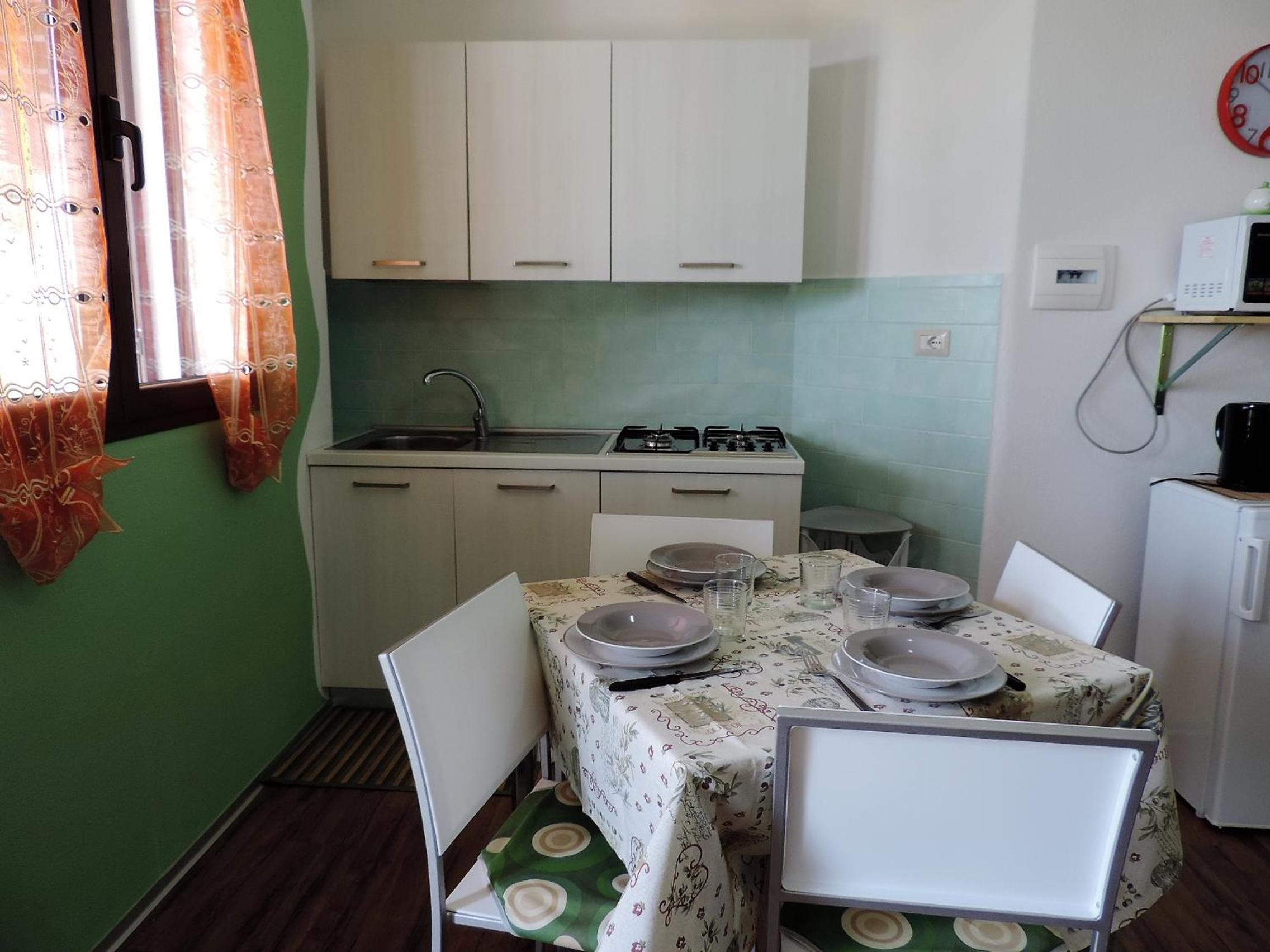 One-Bedroom House - Photo 32