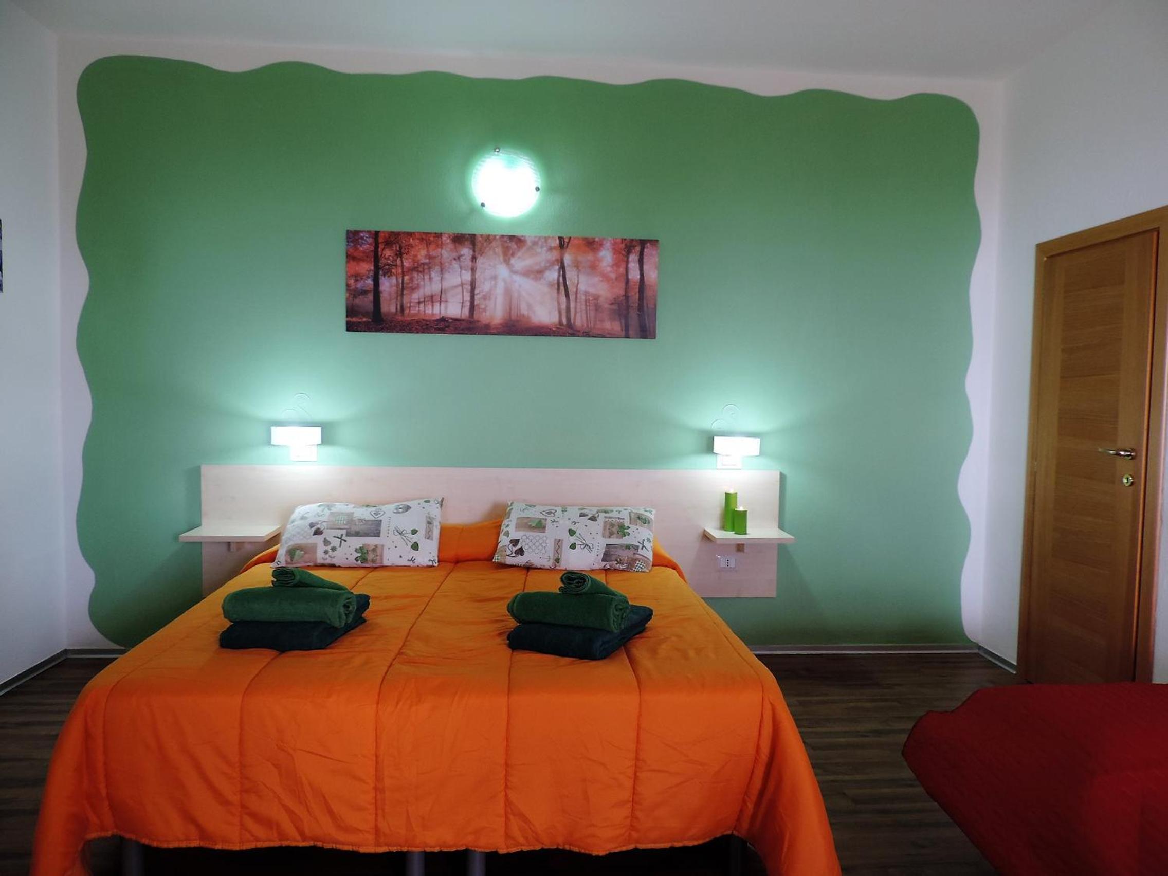 One-Bedroom House - Photo 35