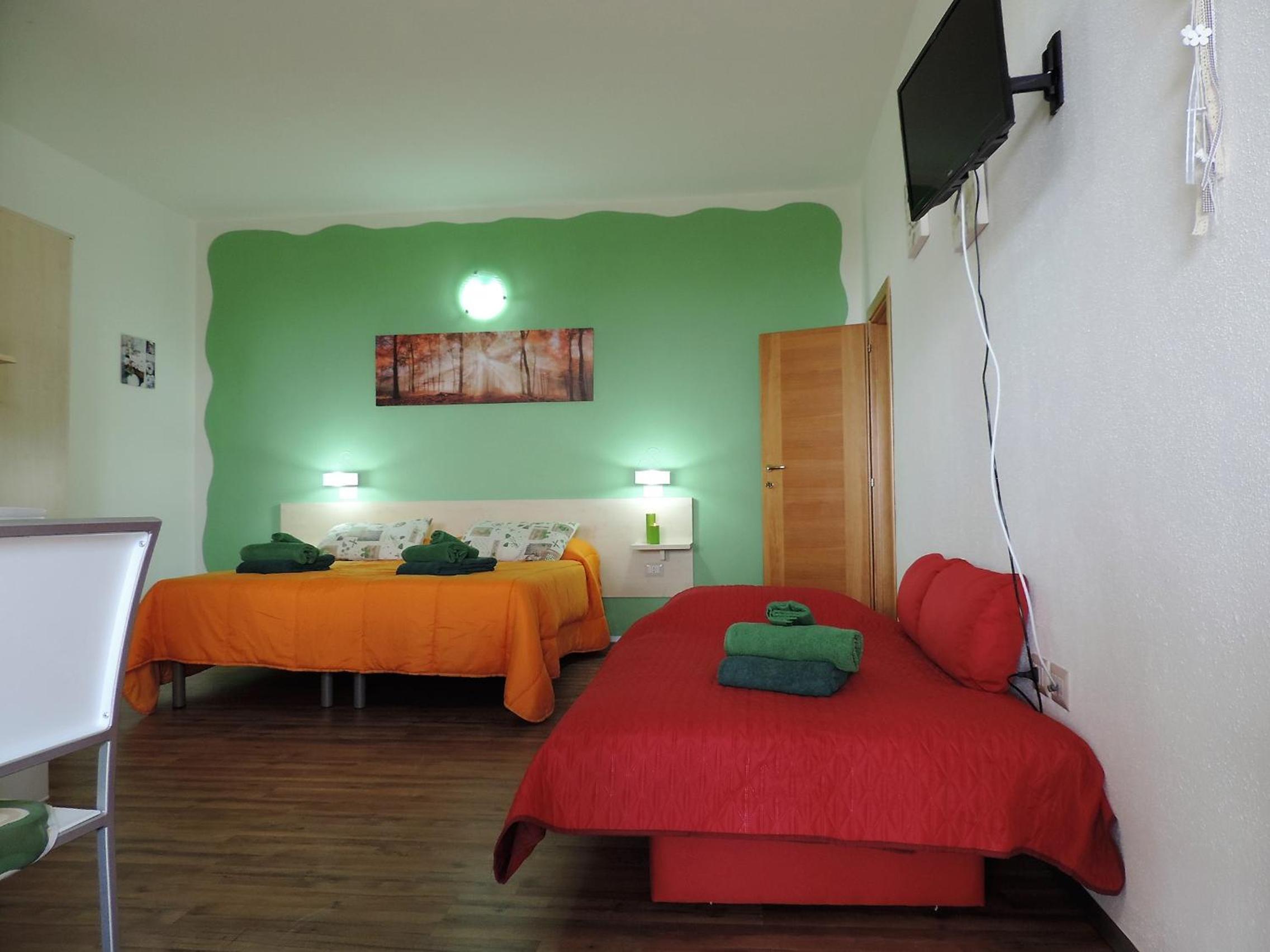 One-Bedroom House - Photo 34