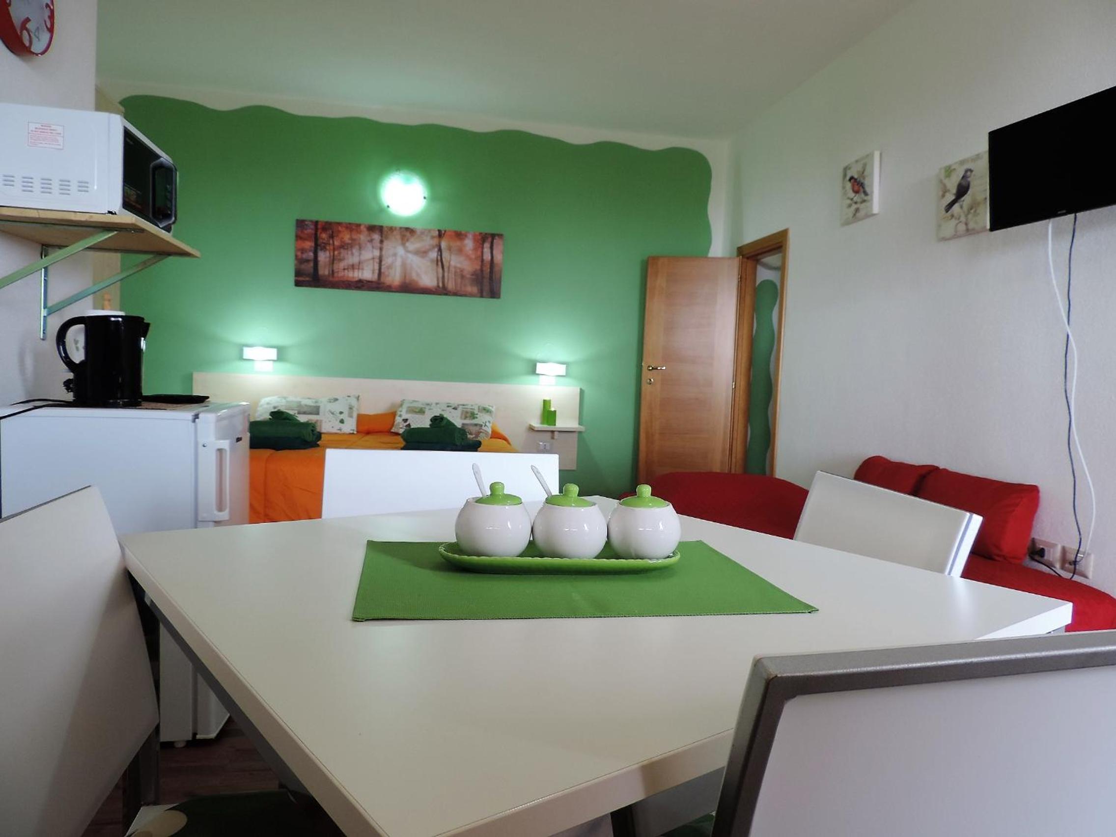One-Bedroom House - Photo 27