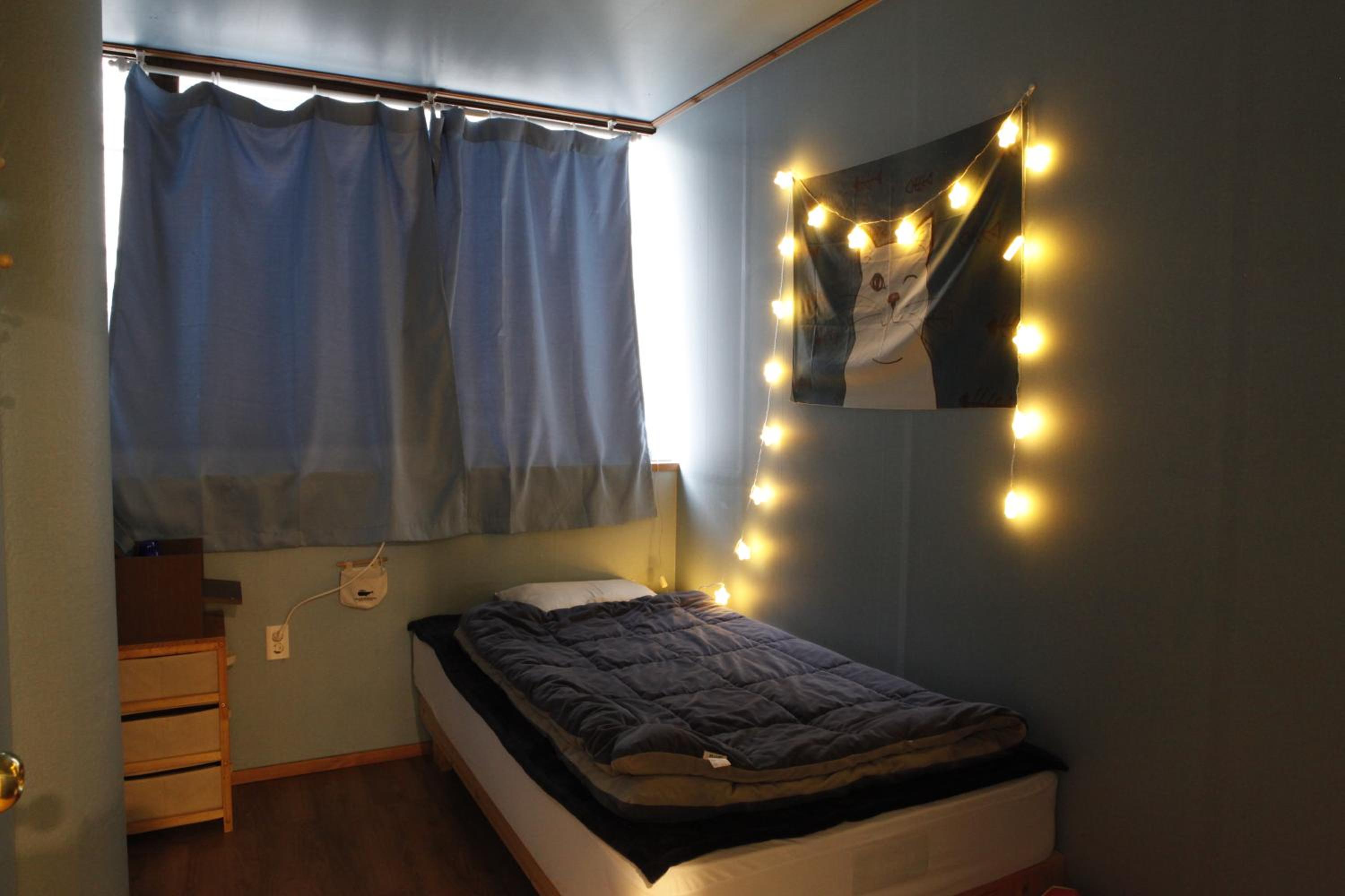 Single Room with Shared Bathroom photo 1