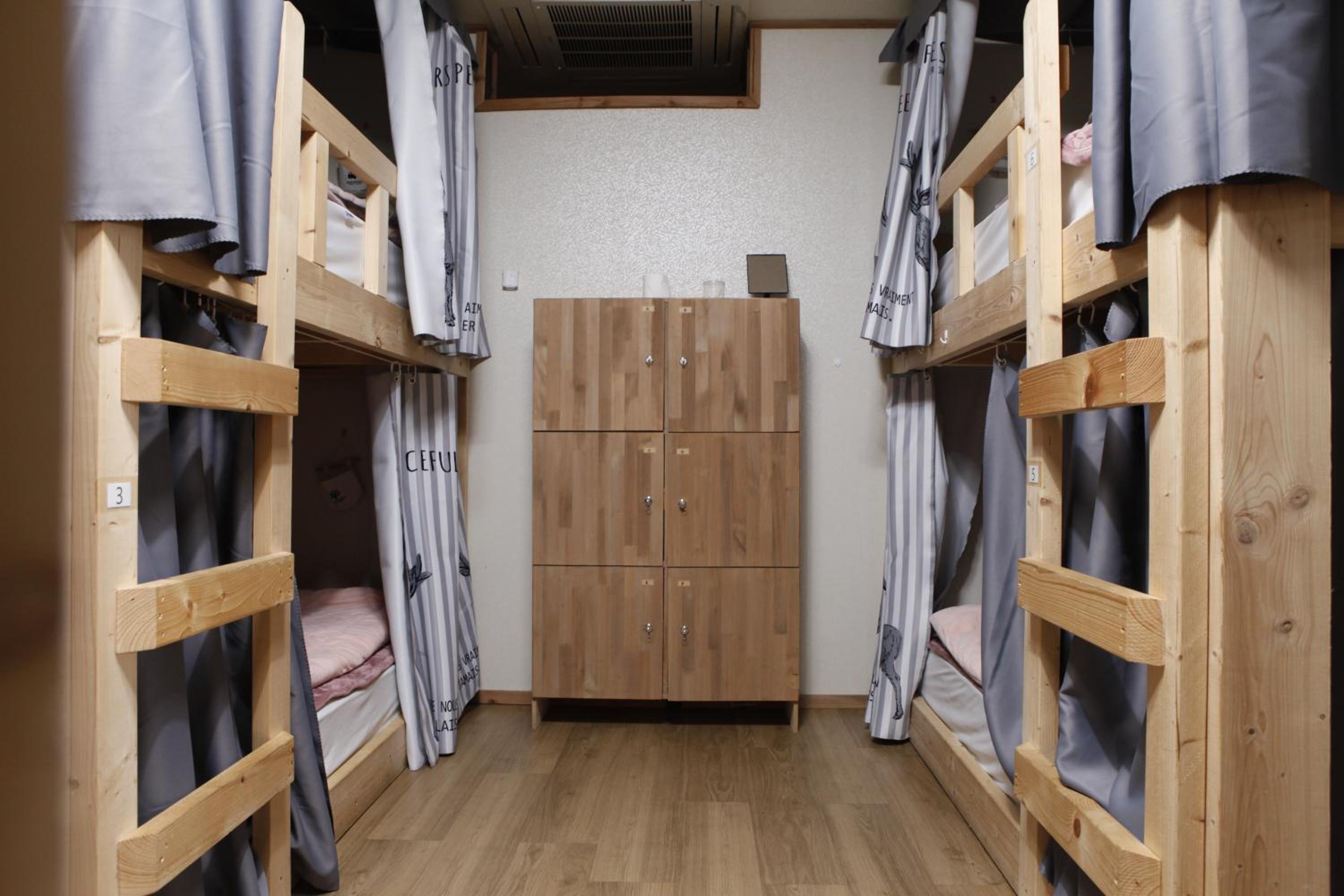 Bed in 6-Bed Female Dormitory Room photo 2