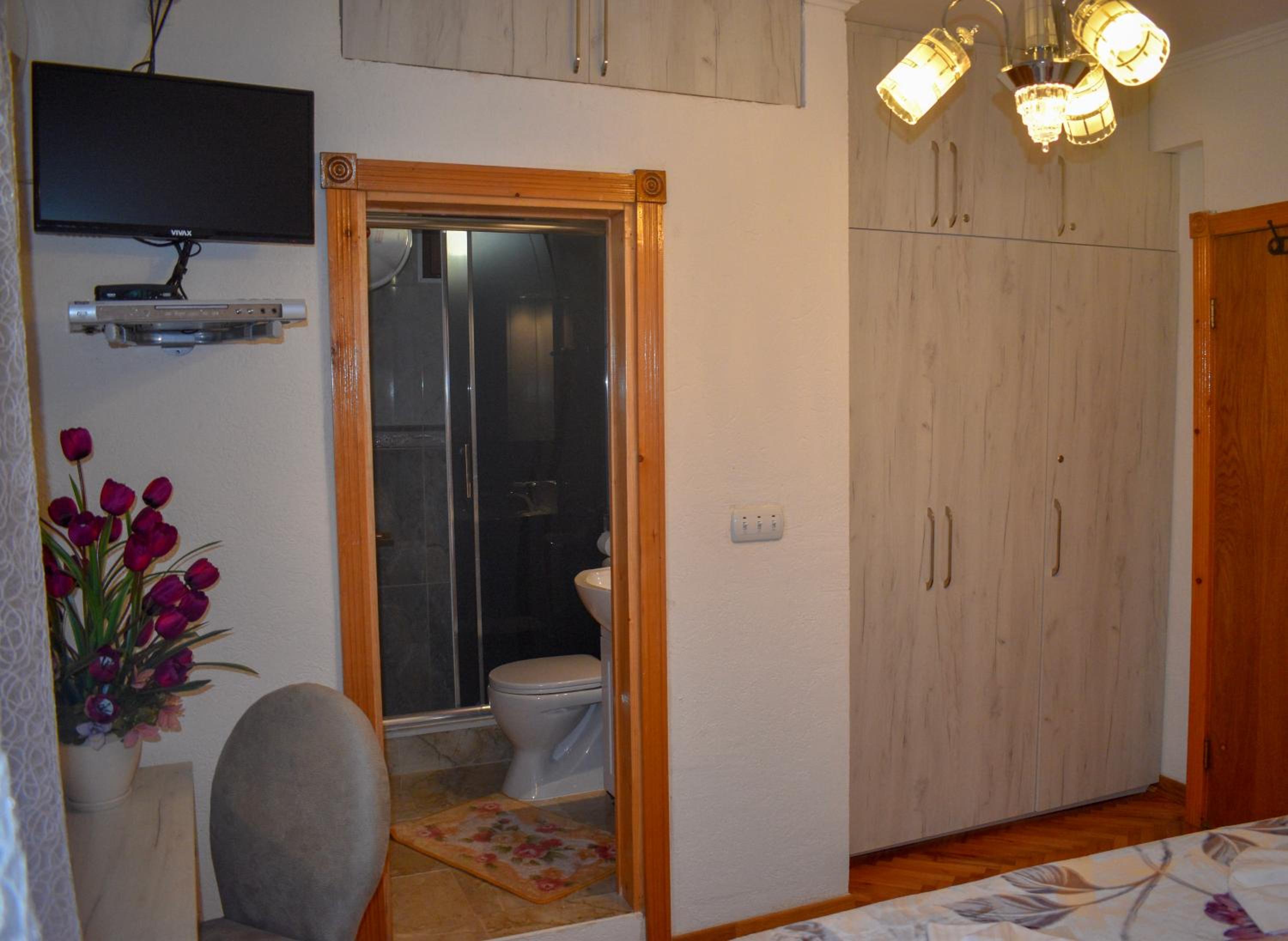 Double Room with Balcony and Sea View - Photo 18