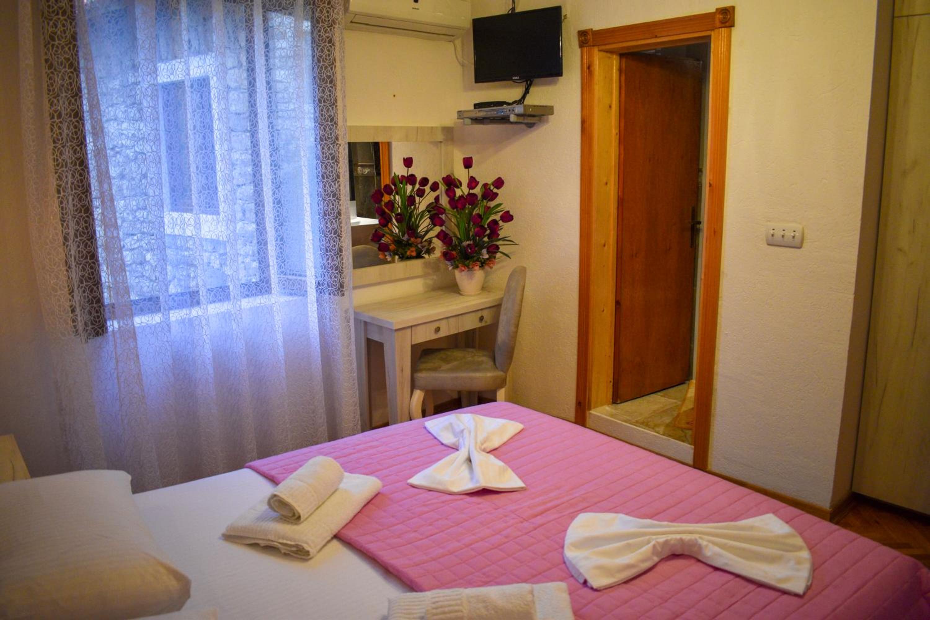 Double Room with Balcony and Sea View - Photo 21