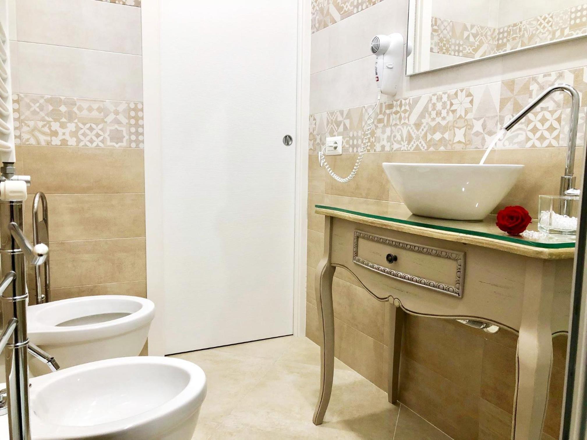 Deluxe Double Room - Photo 4