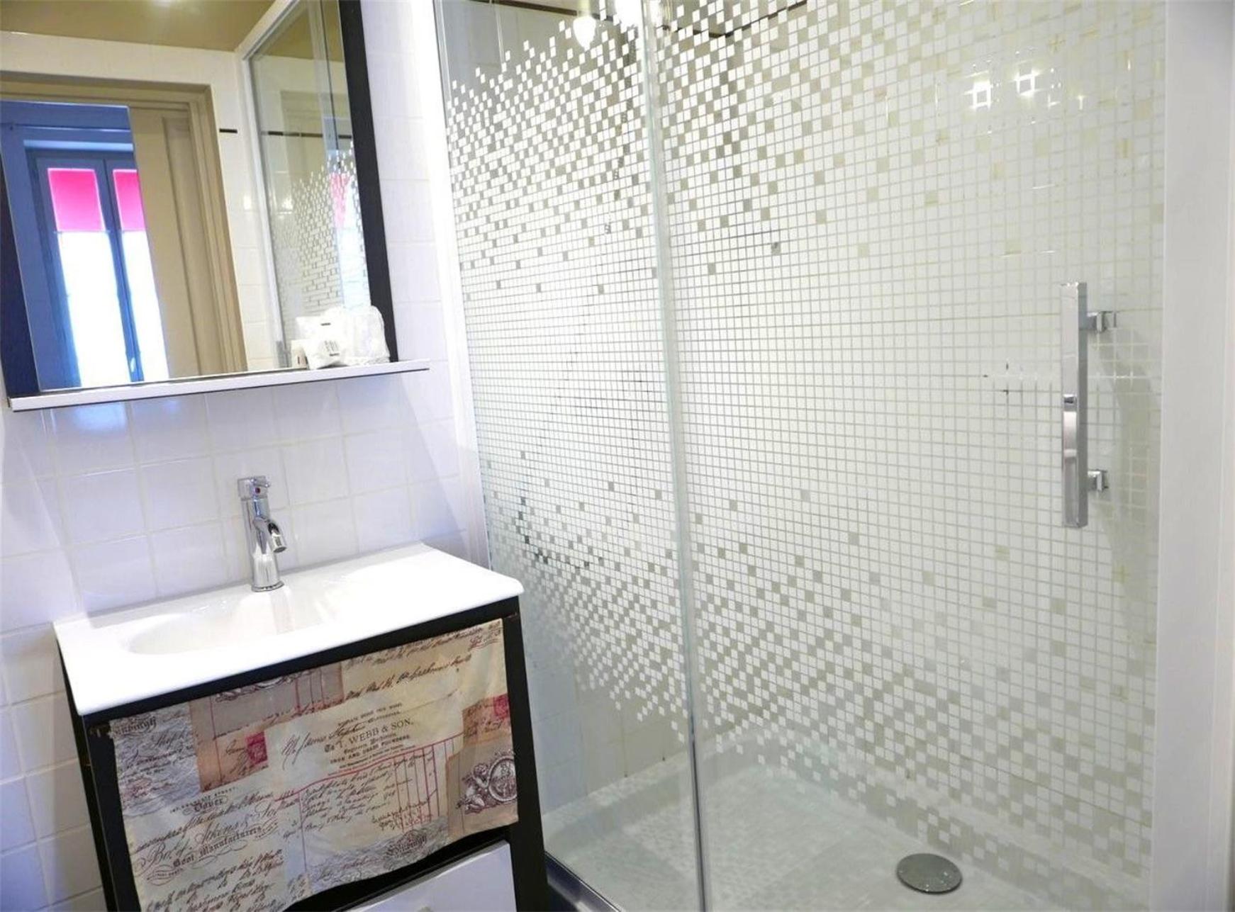 Double Room - La Fontaine photo 2