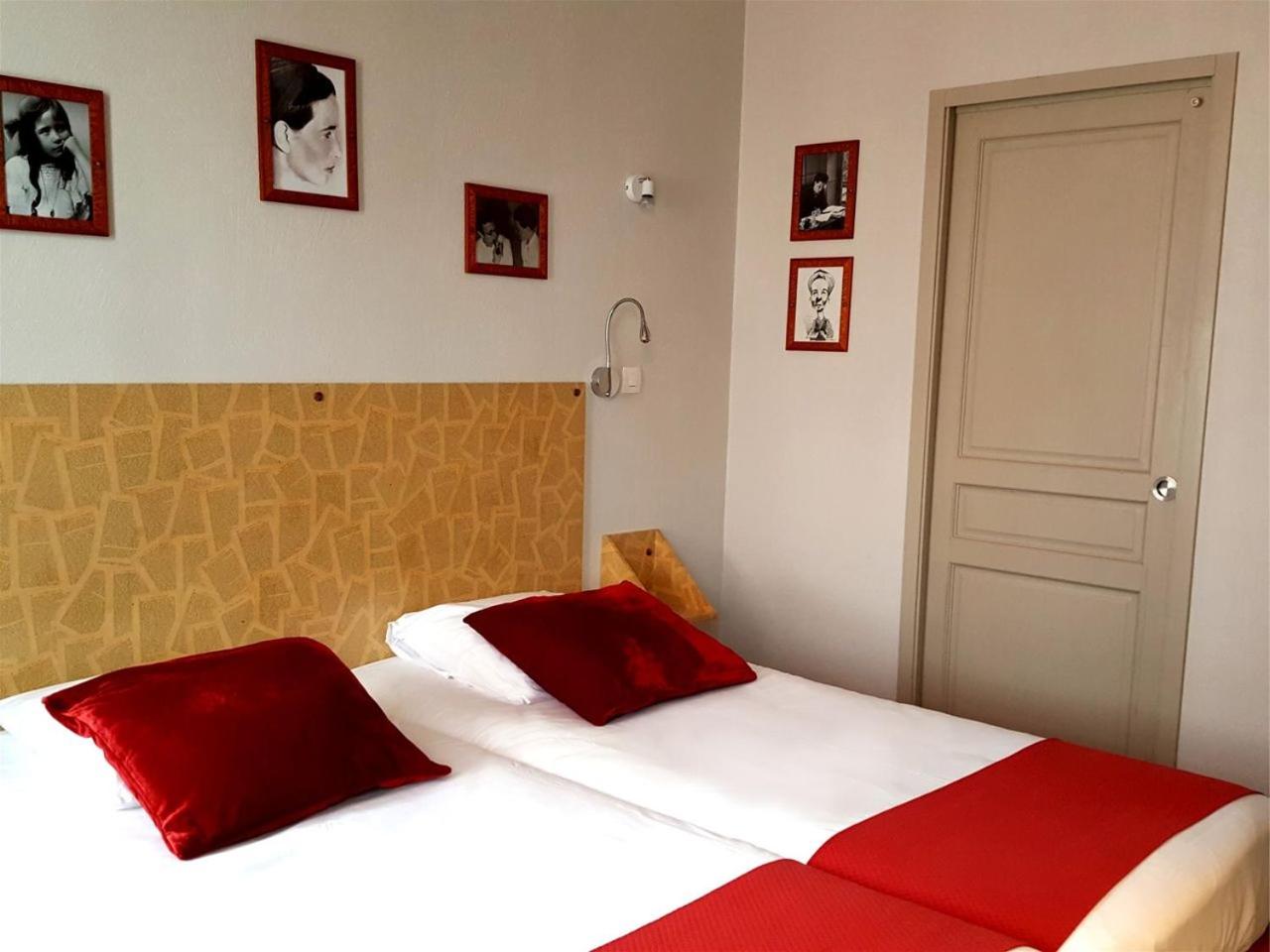 Twin Room - Simone de Beauvoir photo 1