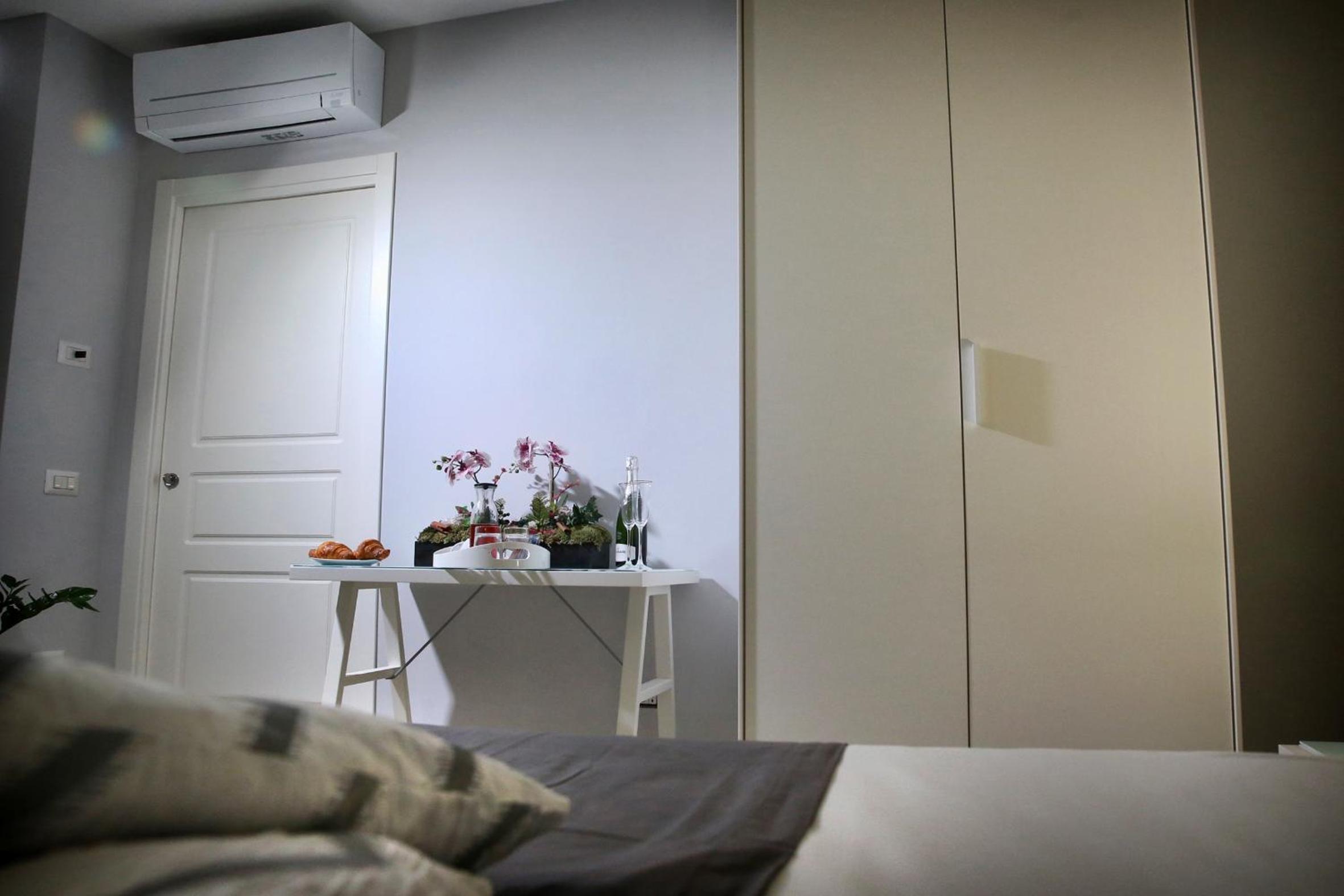 Deluxe Double Room - Photo 11