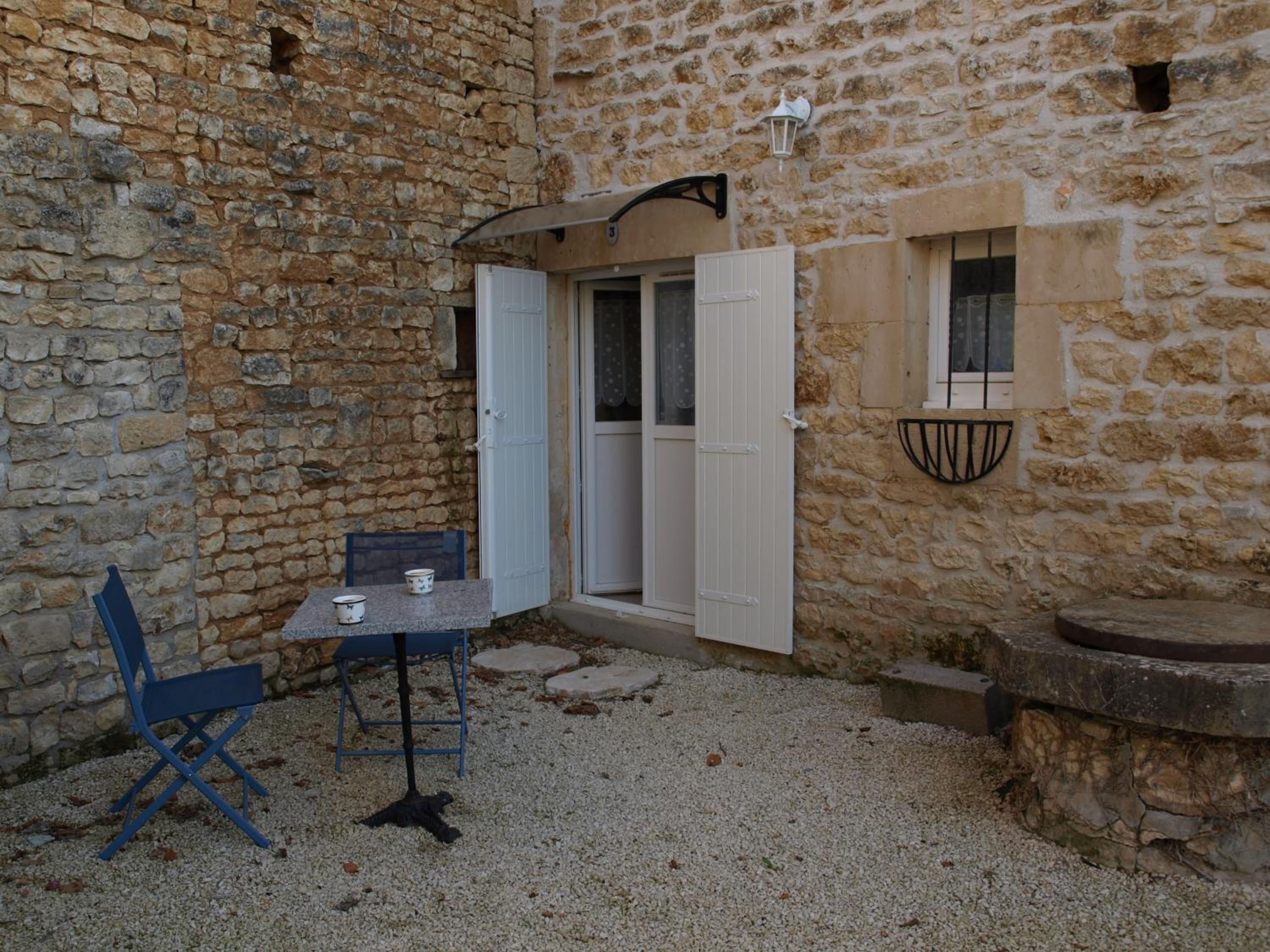 One-Bedroom House photo 1