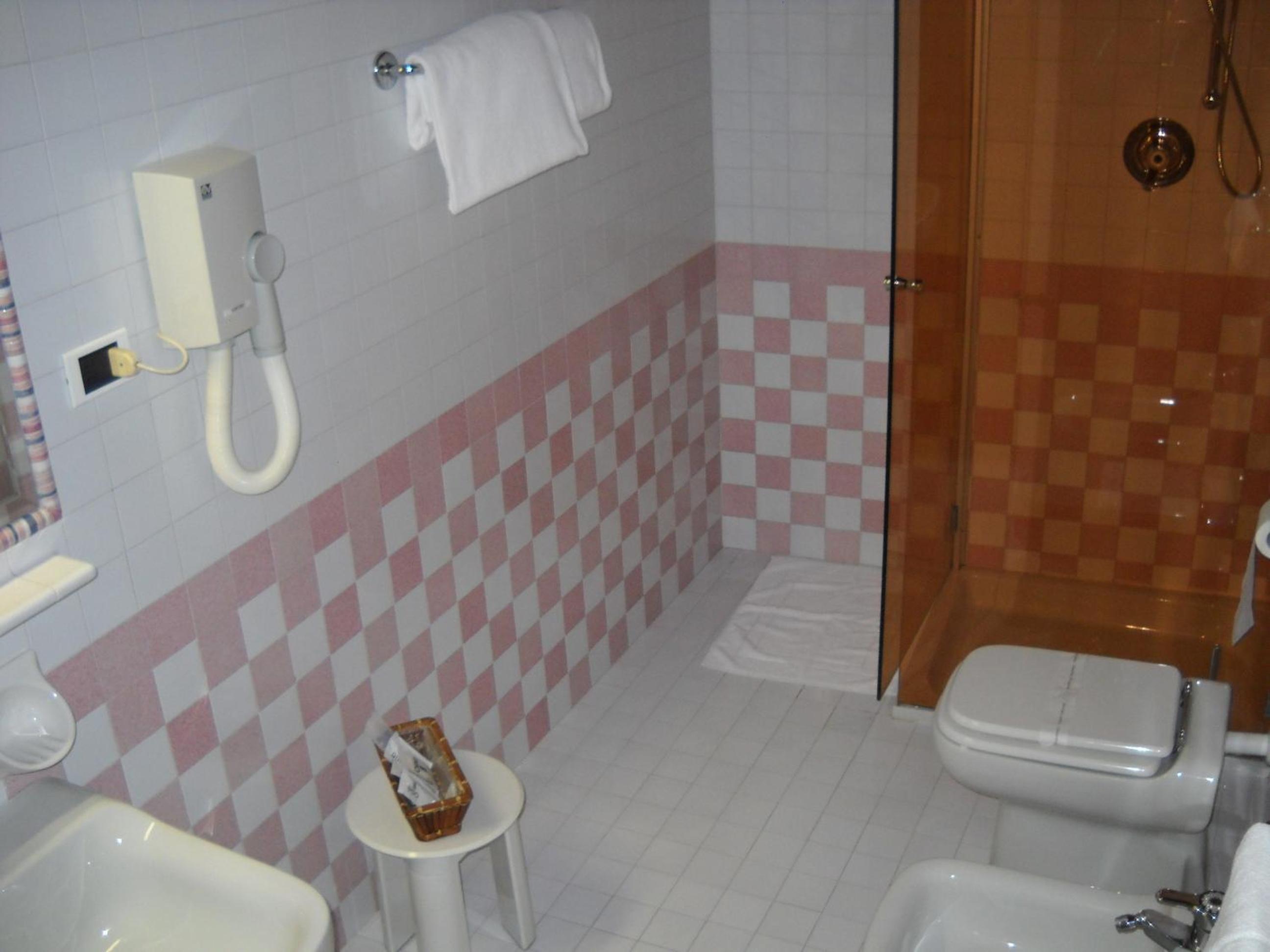 Double or Twin Room photo 3