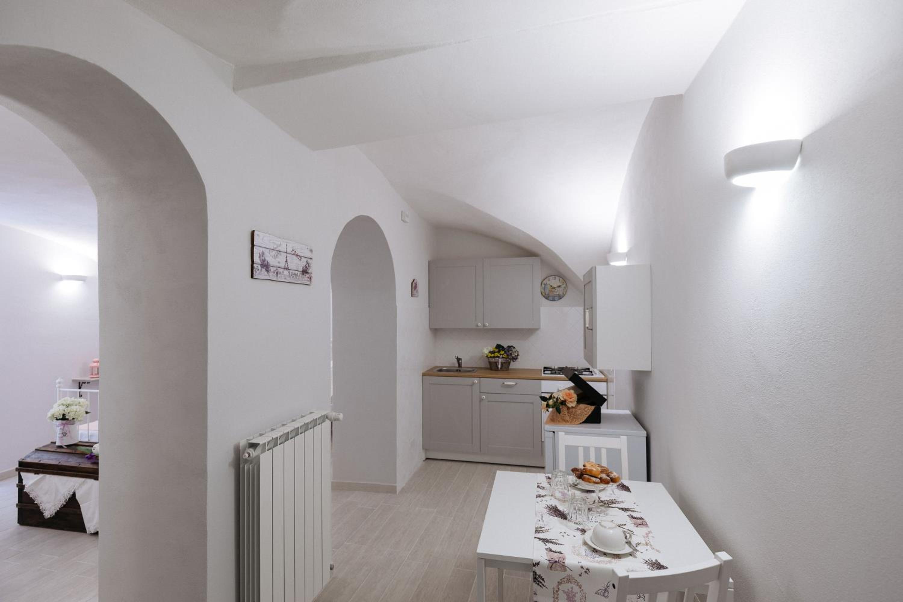 One-Bedroom Apartment - Photo 26