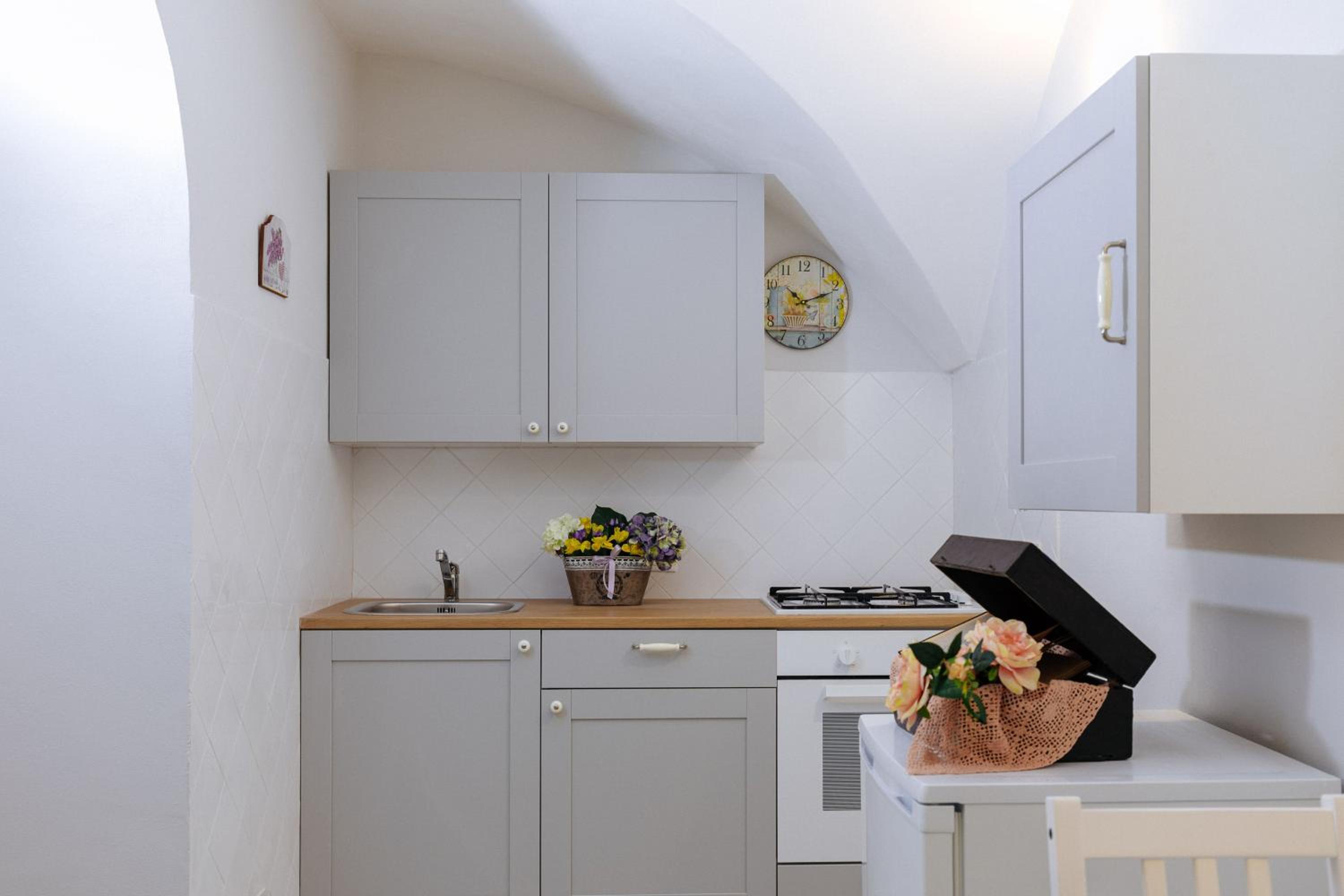 One-Bedroom Apartment - Photo 10
