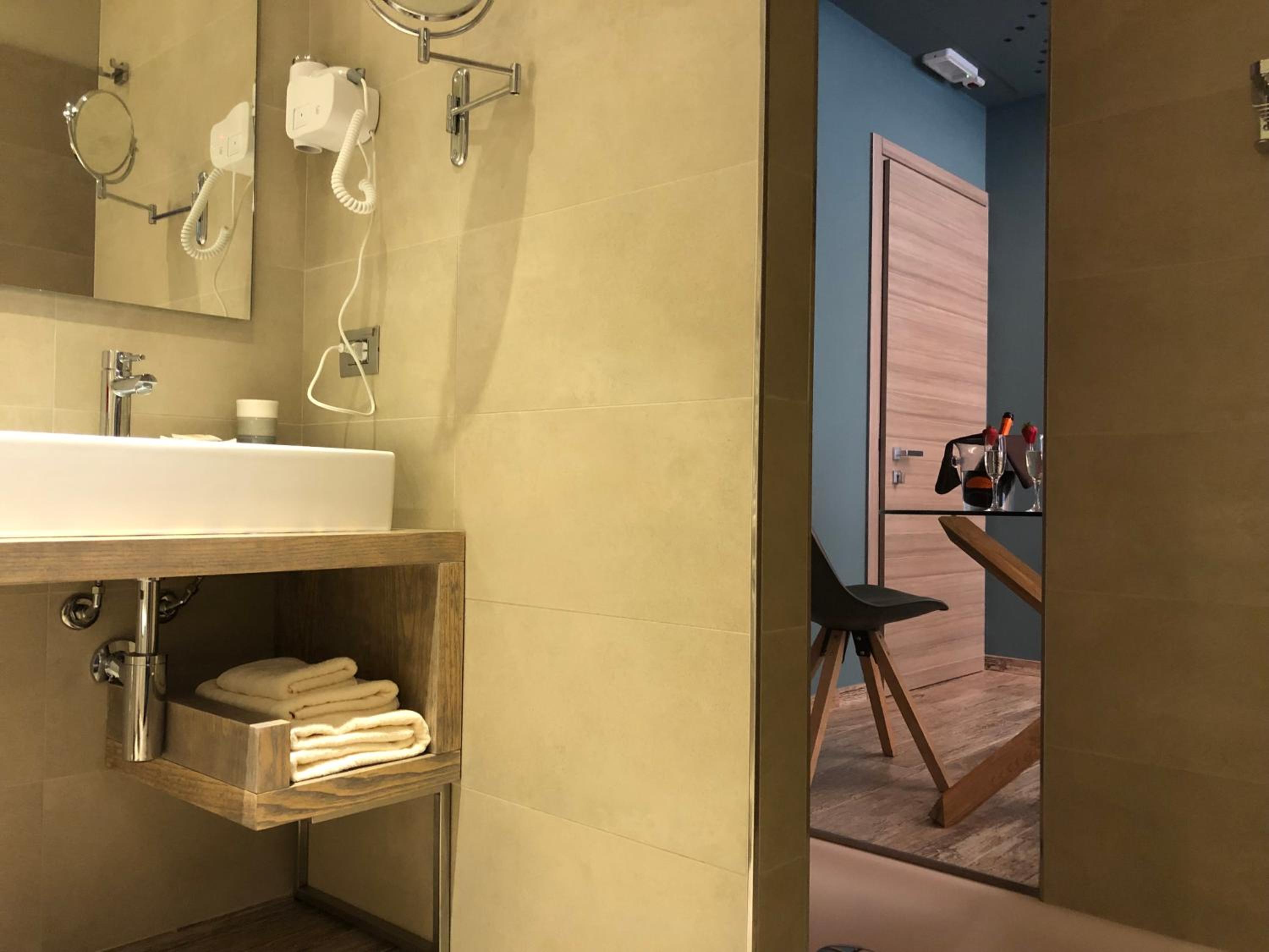 Suite - Photo 2