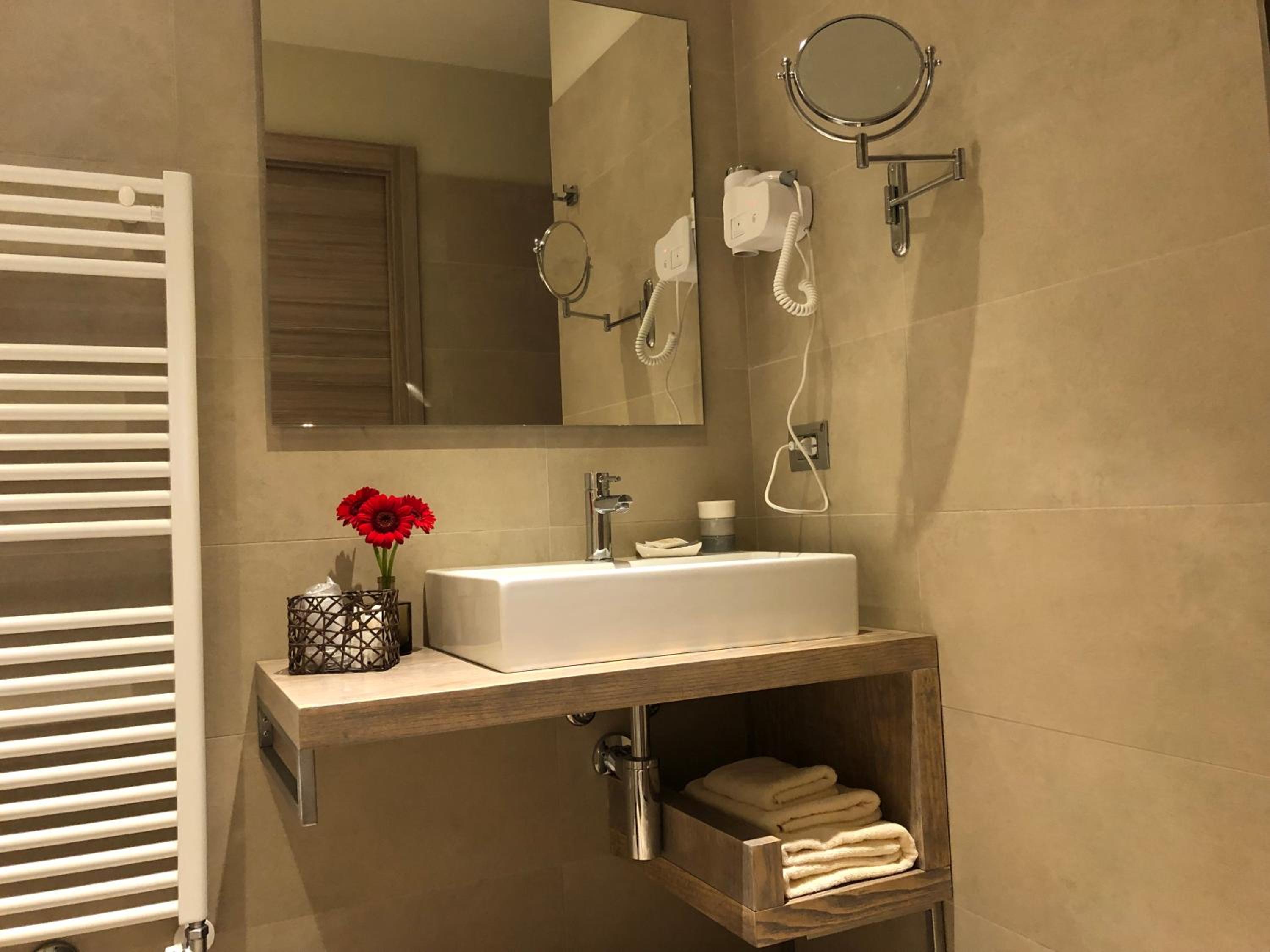 Suite - Photo 8