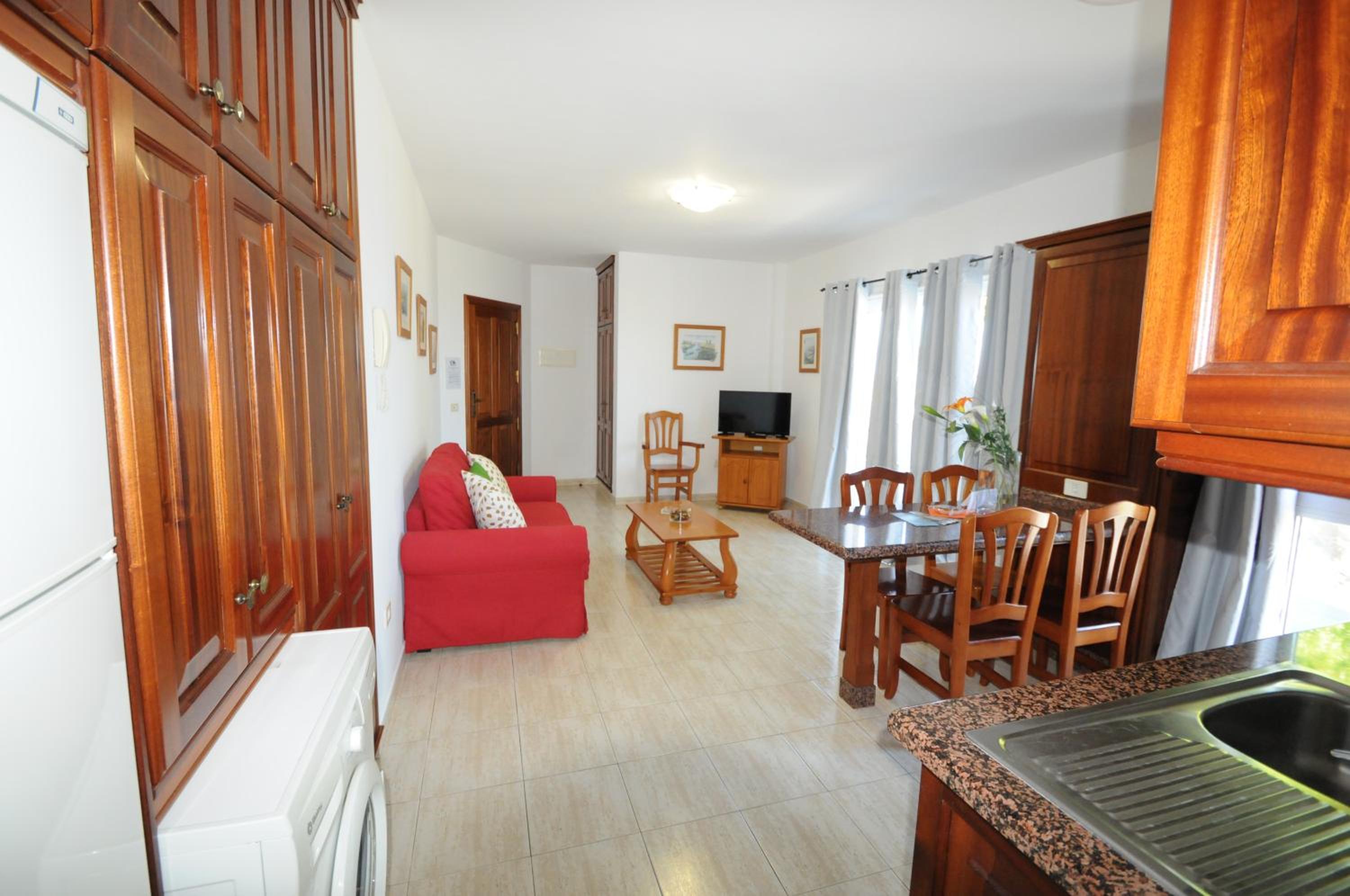 One-Bedroom Apartment with Balcony photo 2