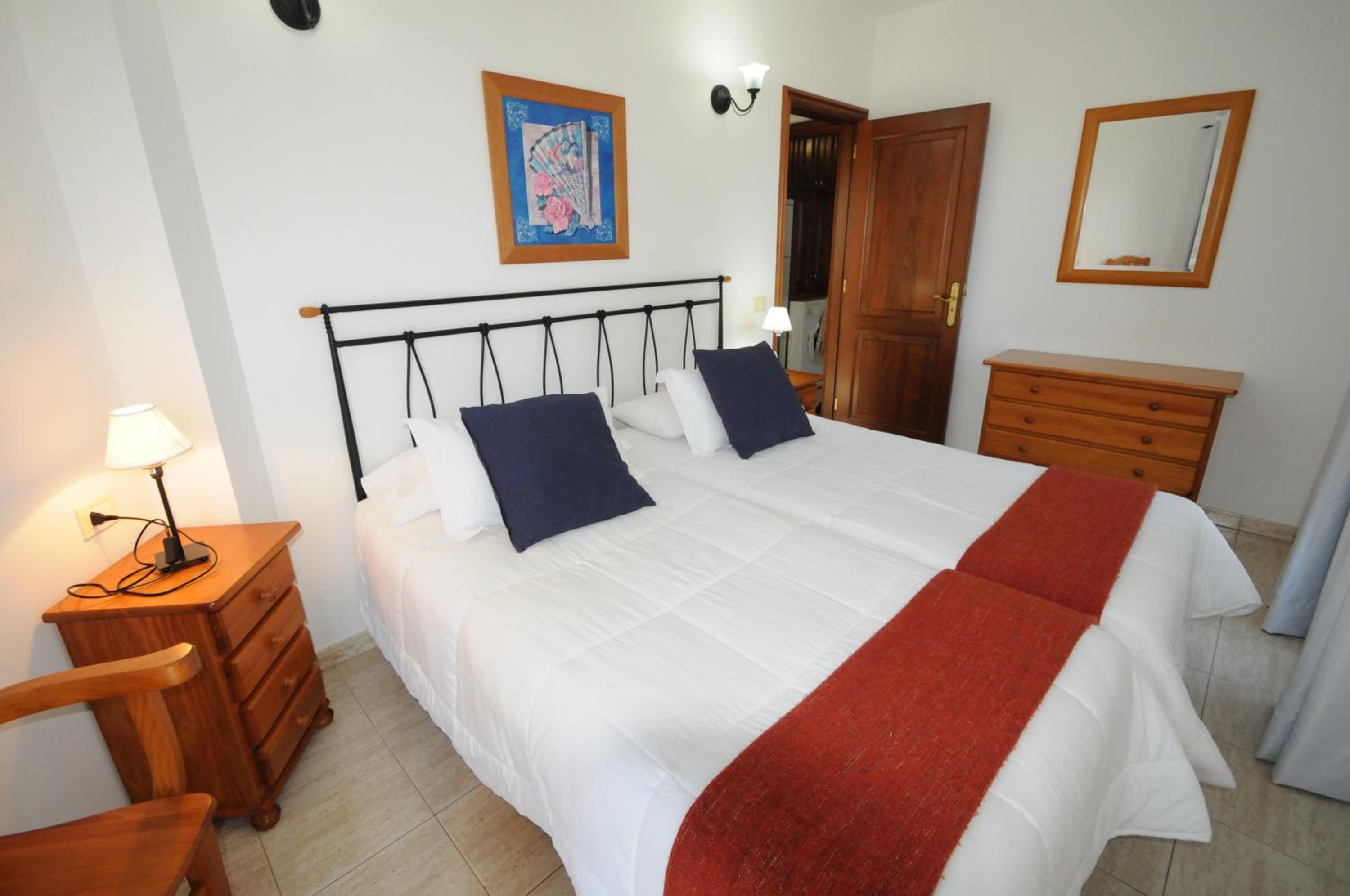 Apartamento de una habitación con balcón