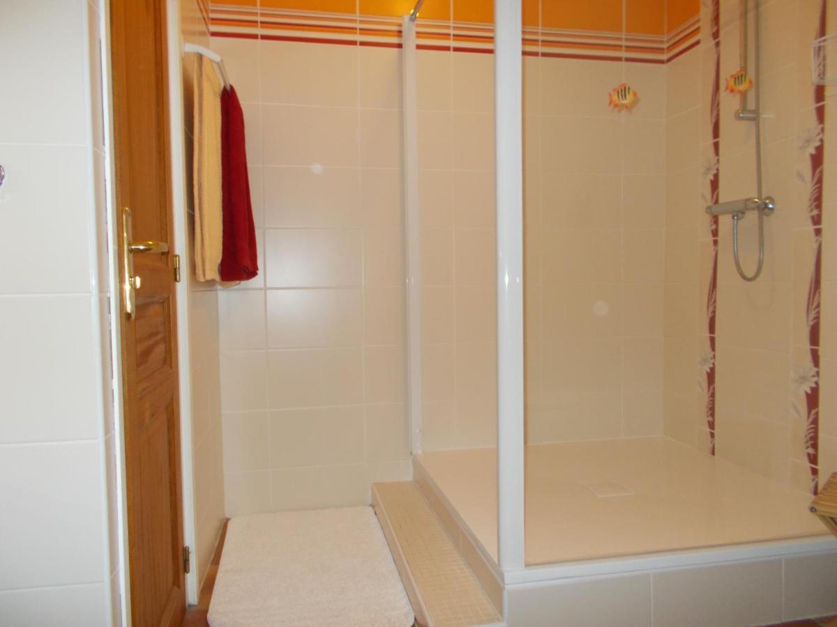 Double or Twin Room with Sea View photo 3