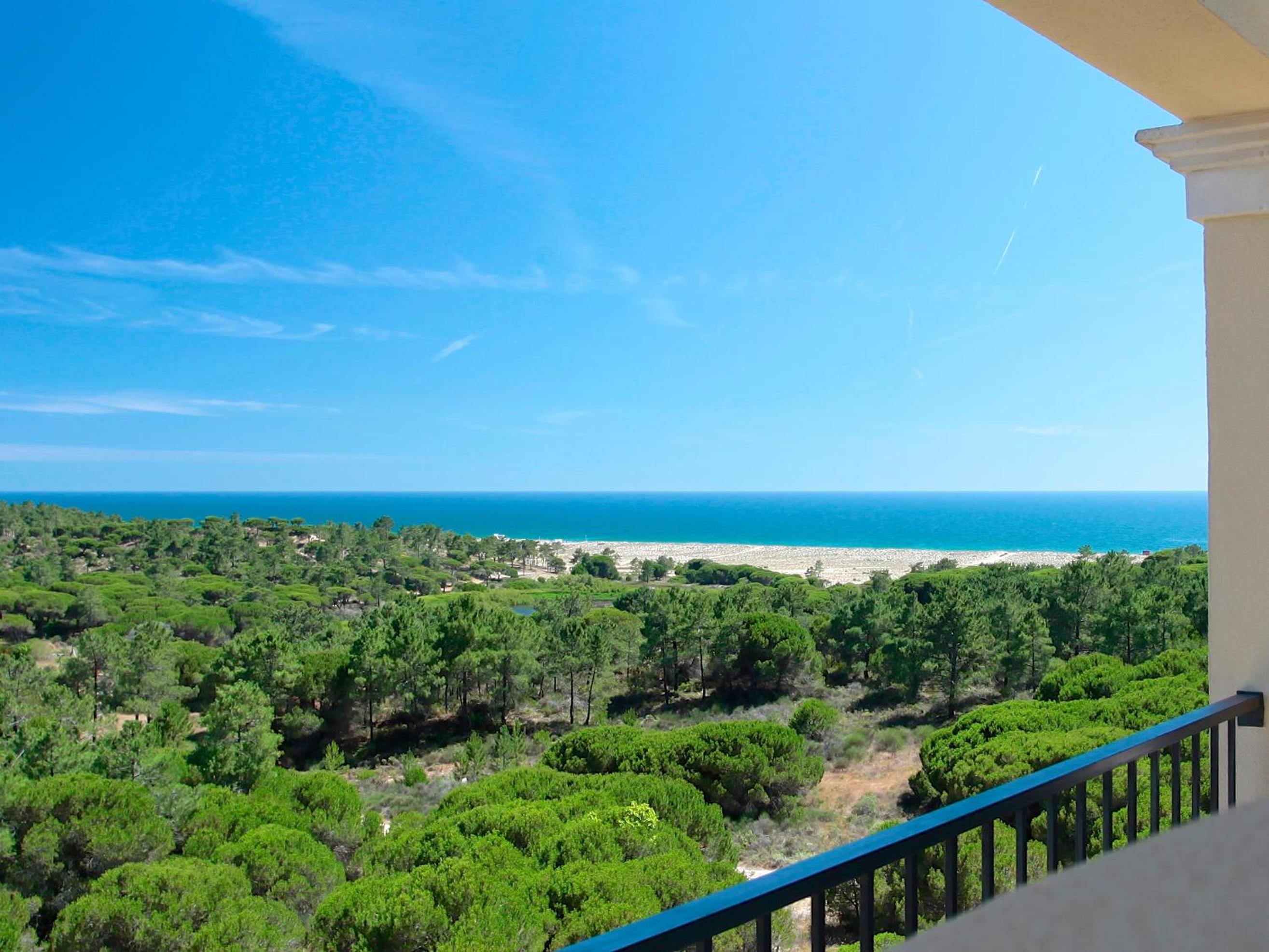 Double Room with Sea Side and Pool View - Photo 3