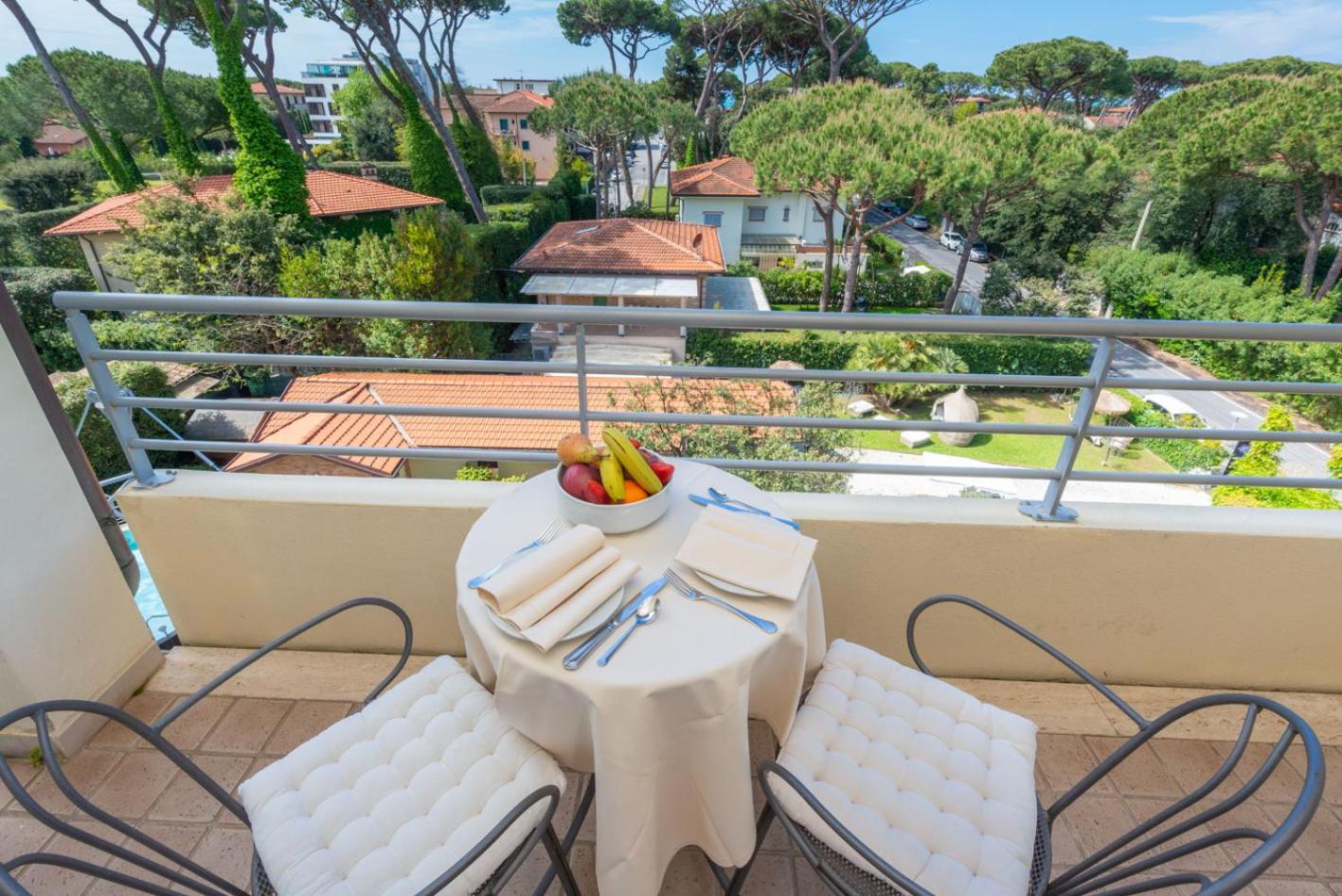 Double or Twin Room with Garden View - Photo 2