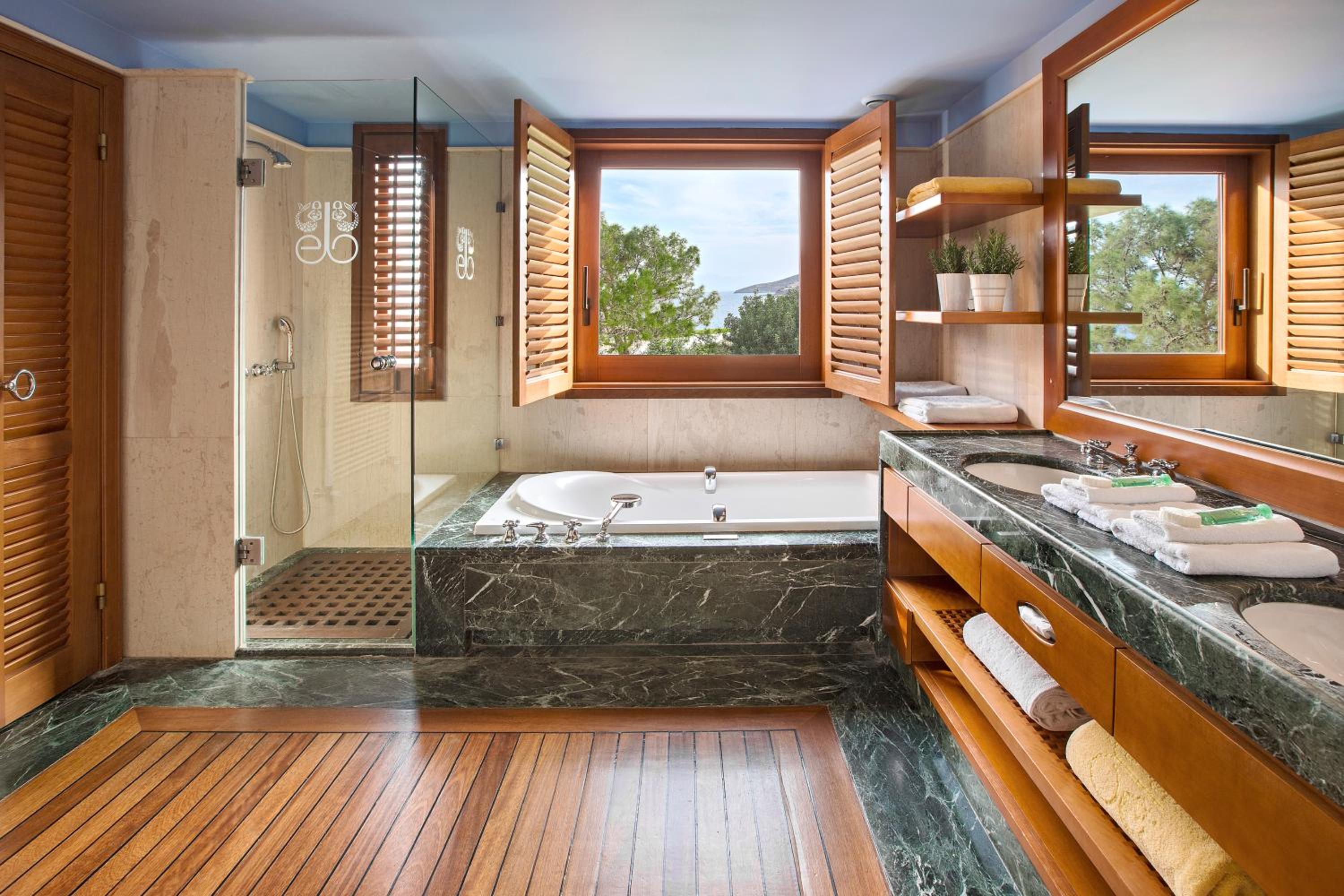 Premium Hotel/Bungalow Suite Sea View - Photo 4