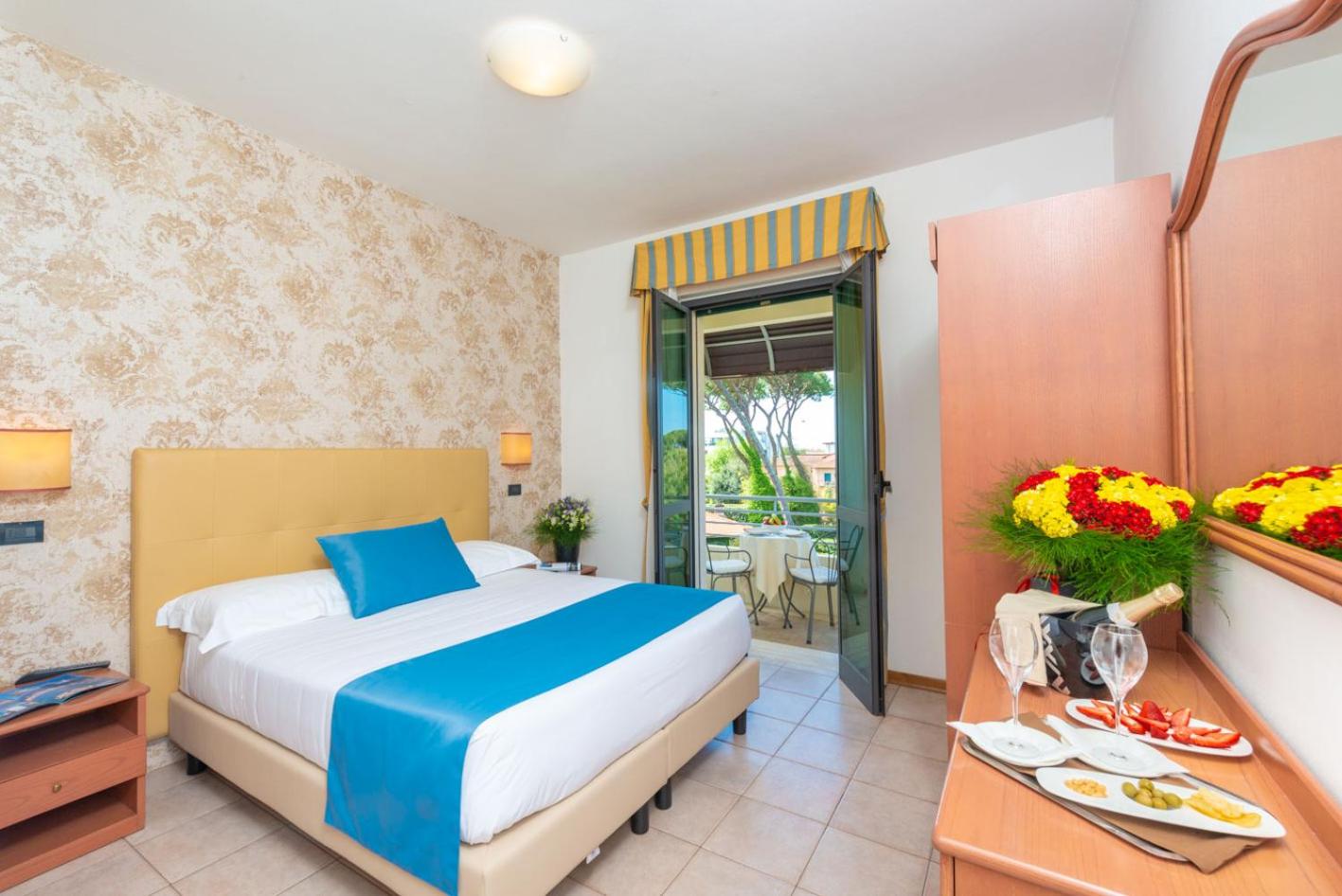 Standard Double or Twin Room - Photo 2