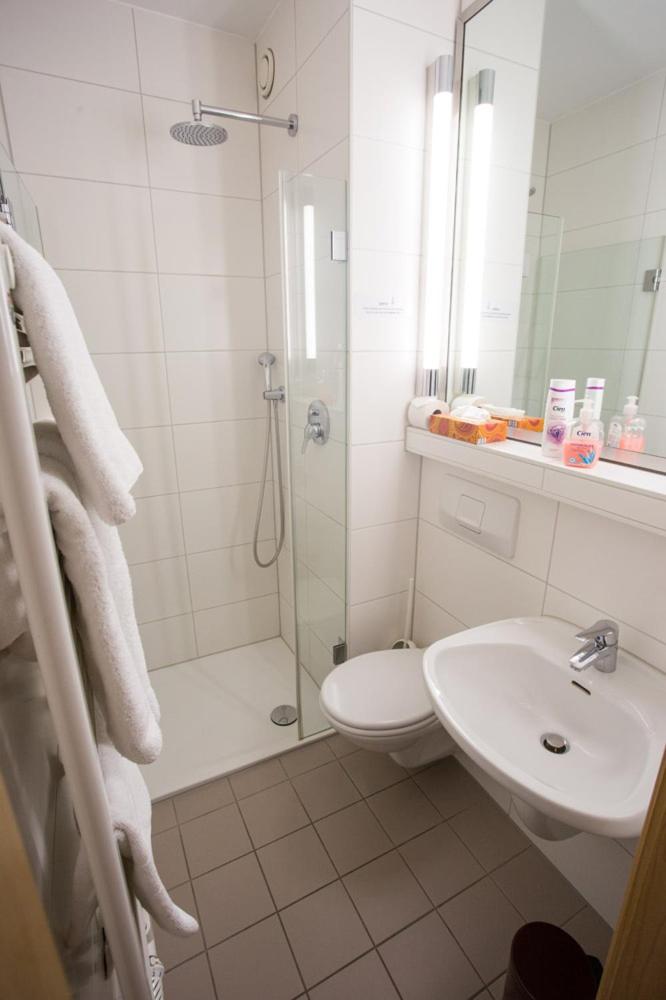 Double Room - Photo 8