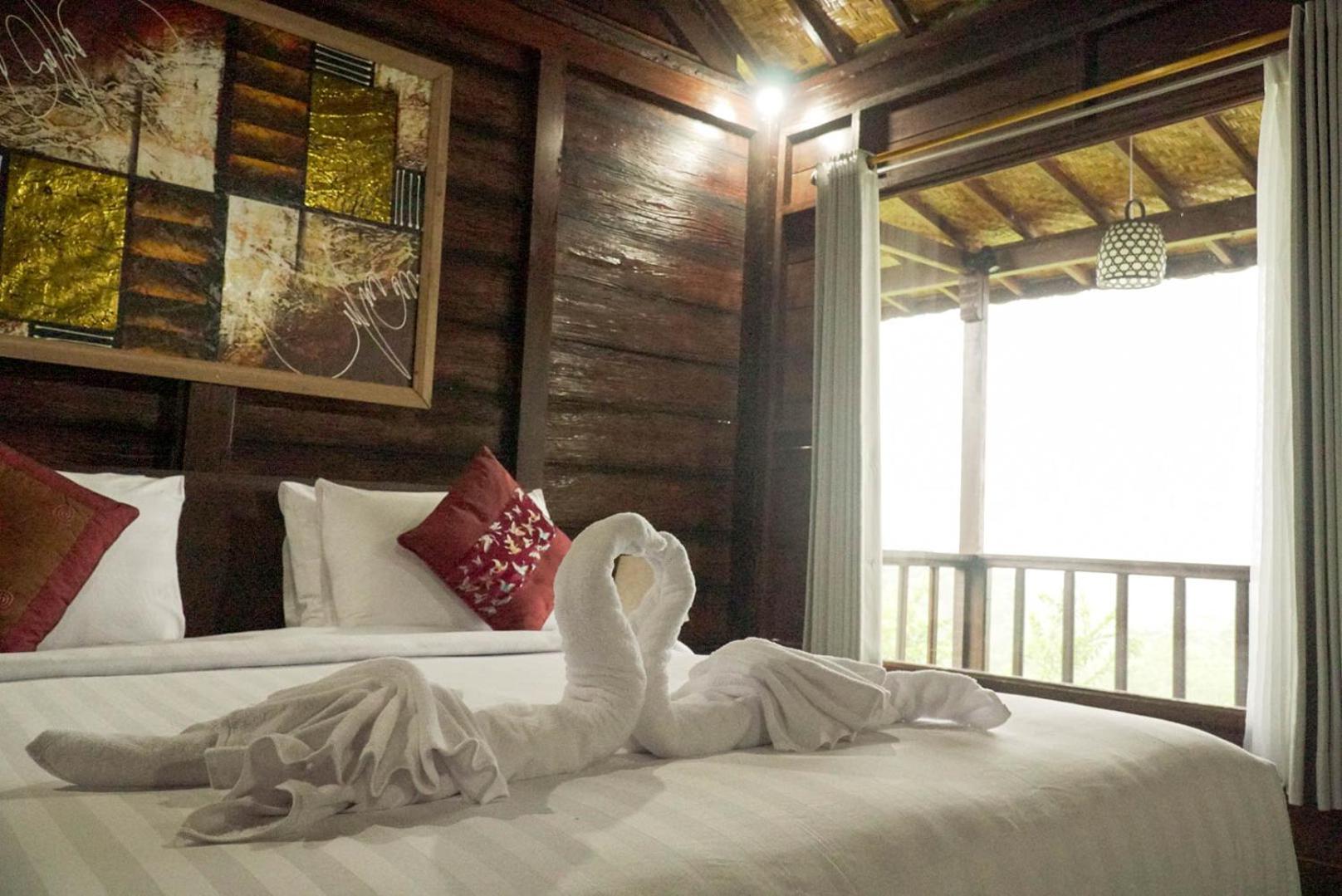 King Room with Pool View - Photo 2