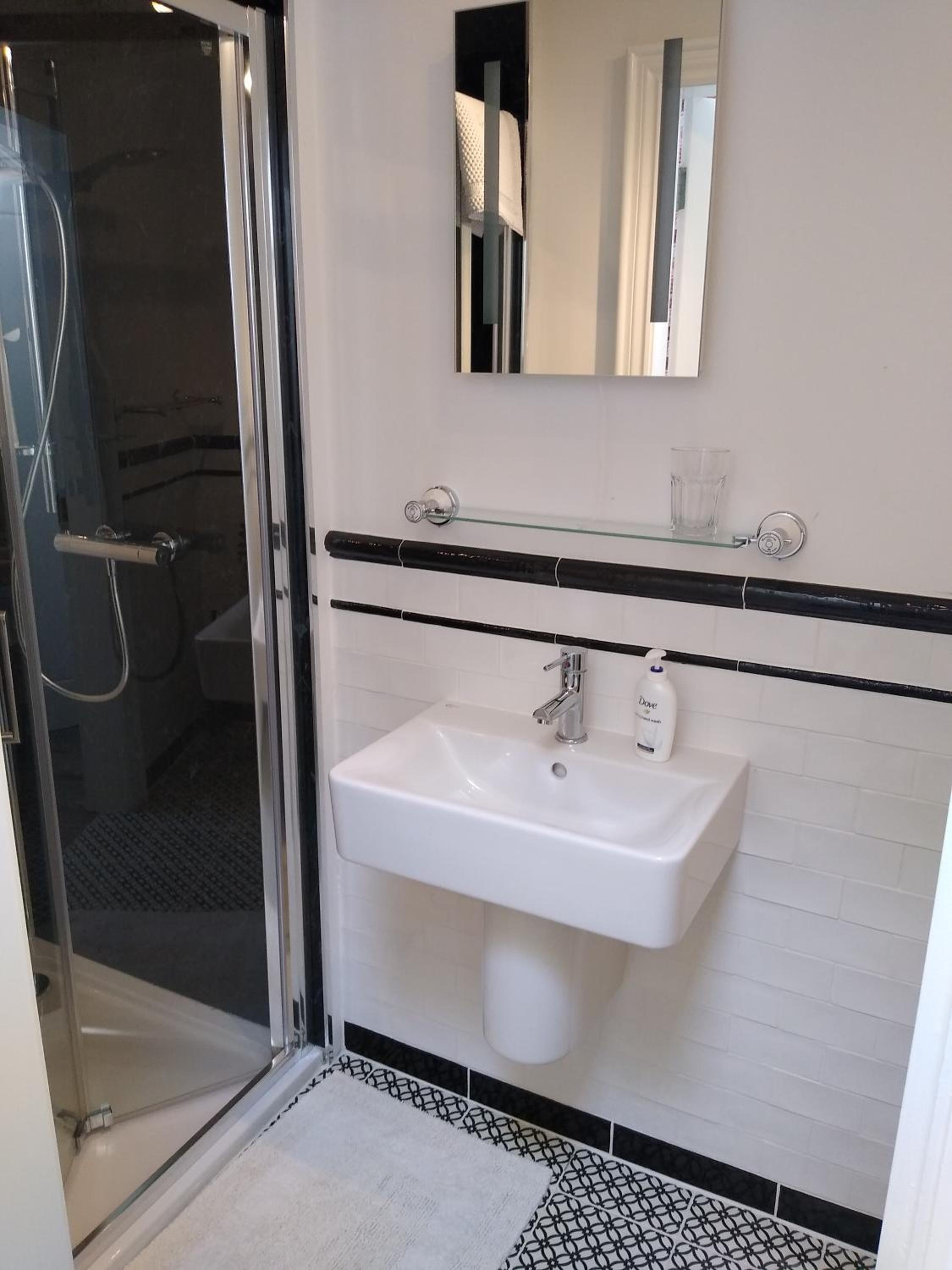 Double Room - Photo 5