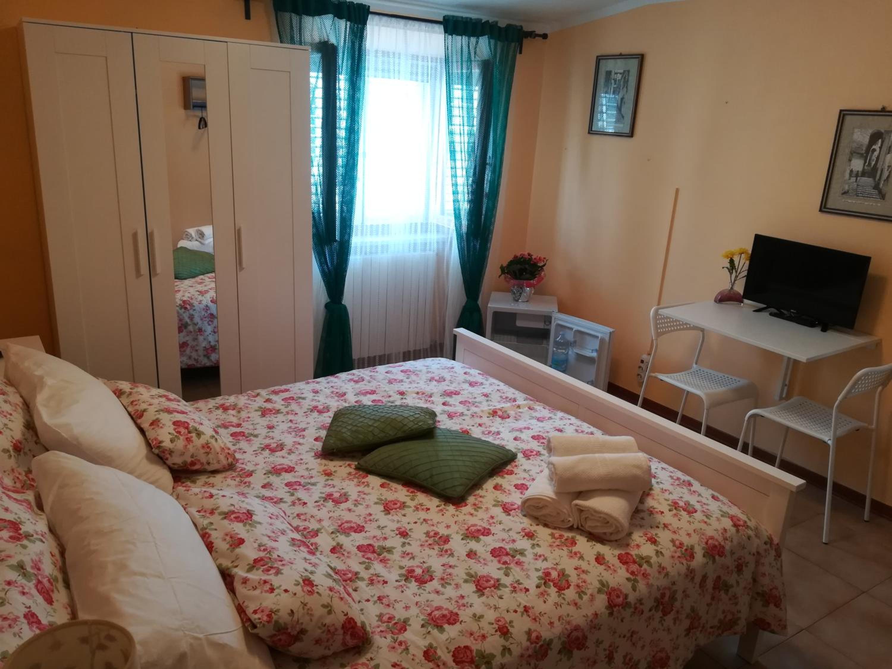 Double Room with Private Bathroom photo 1