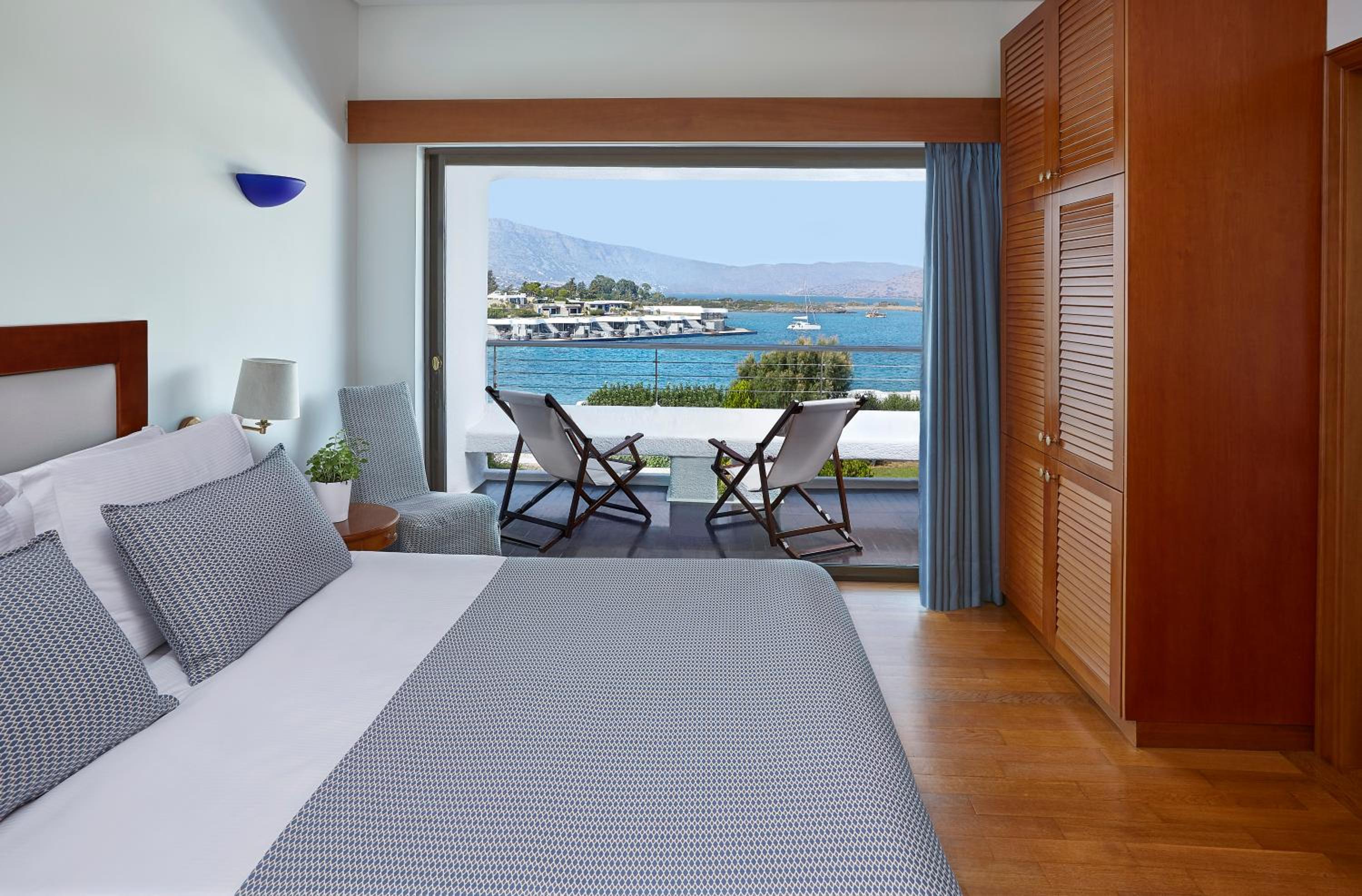 Deluxe Hotel / Bungalow Suite Sea View - Photo 5