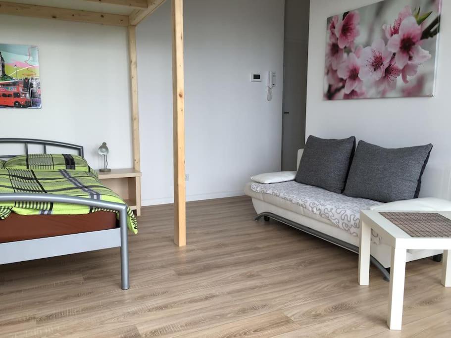 Apartment with Balcony photo 2