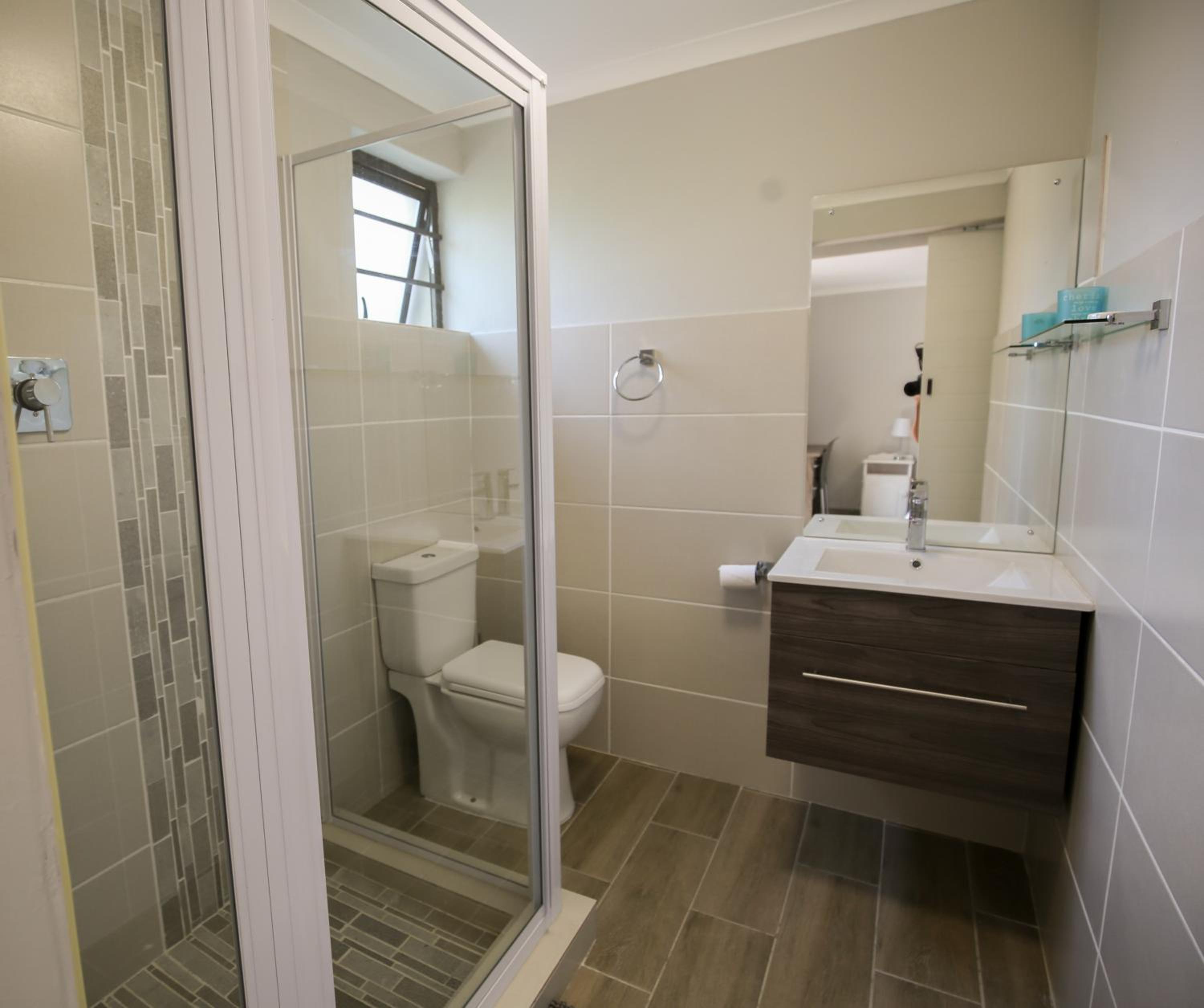 Suite - Photo 6