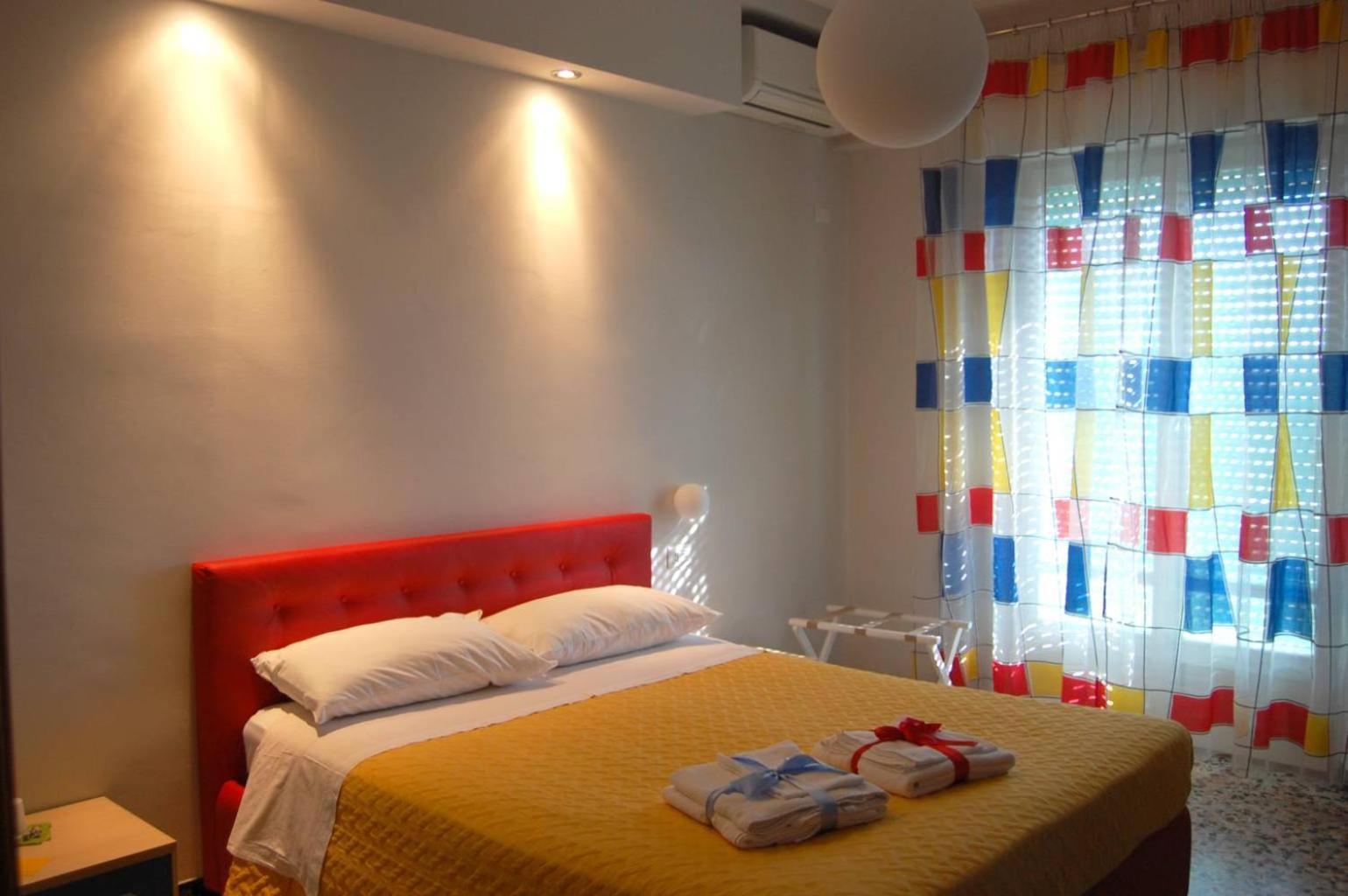 Double Room with Private Bathroom - Photo 2