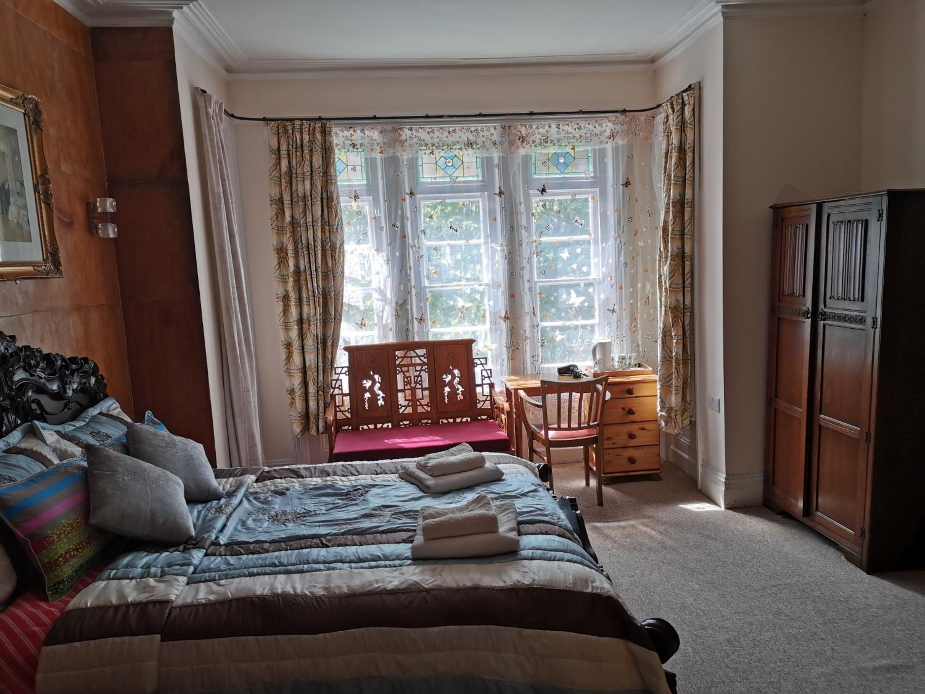 Superior Family Room - Photo 6