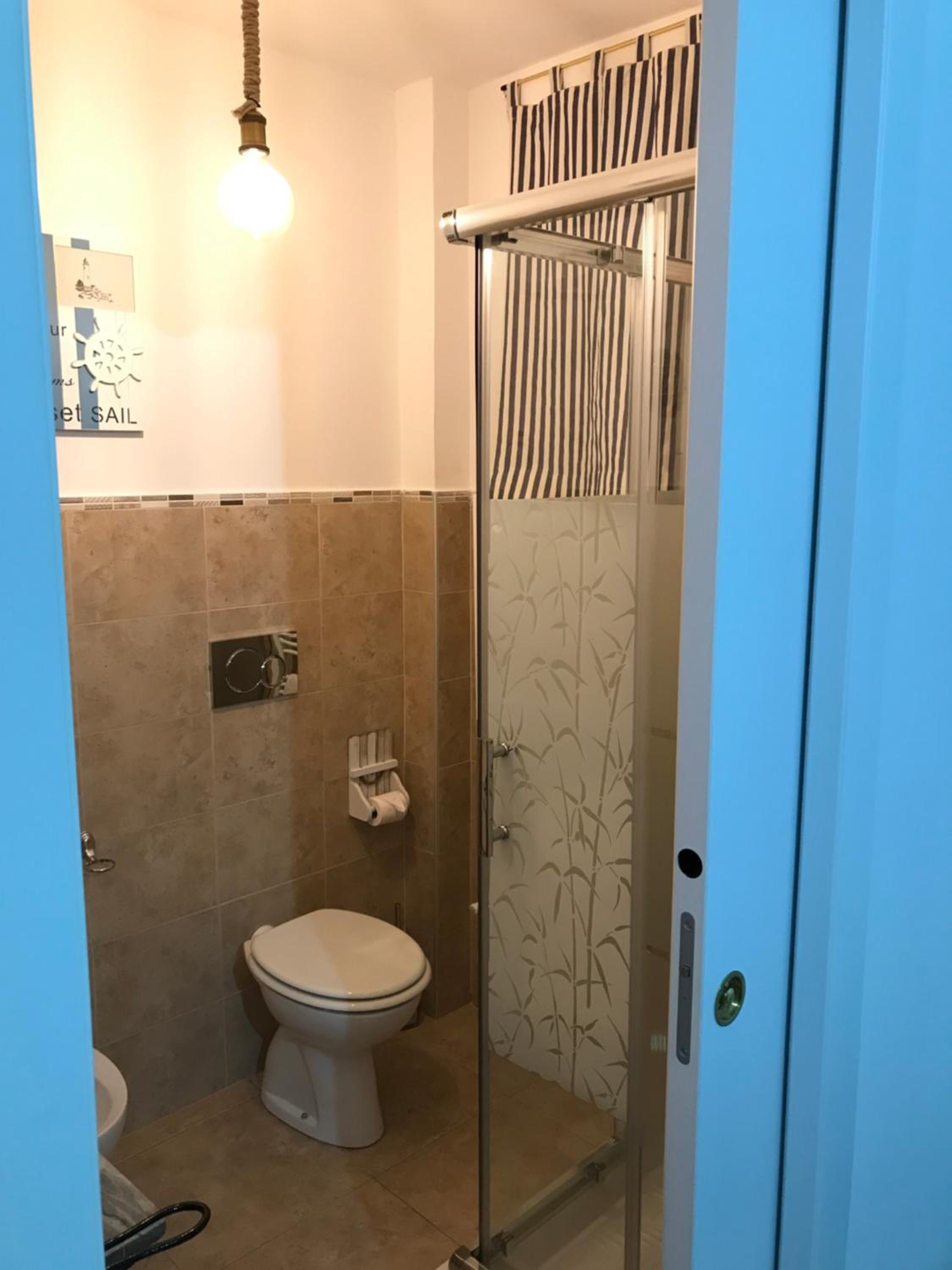 Deluxe Room - Photo 5
