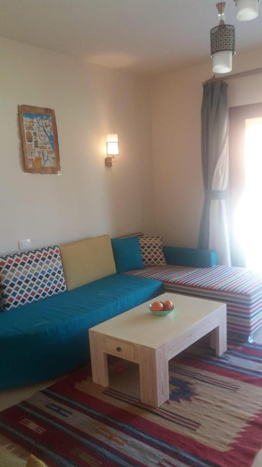One-Bedroom Apartment - Photo 1