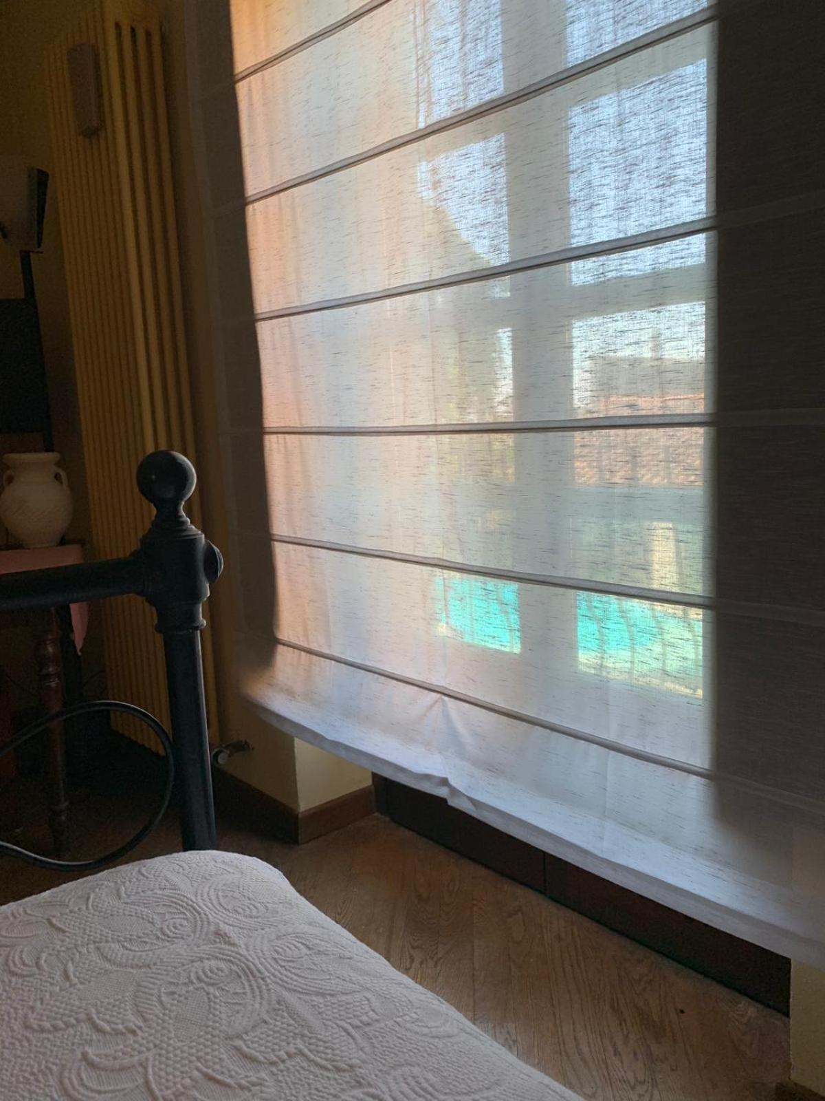 Double Room with Pool View - Photo 7