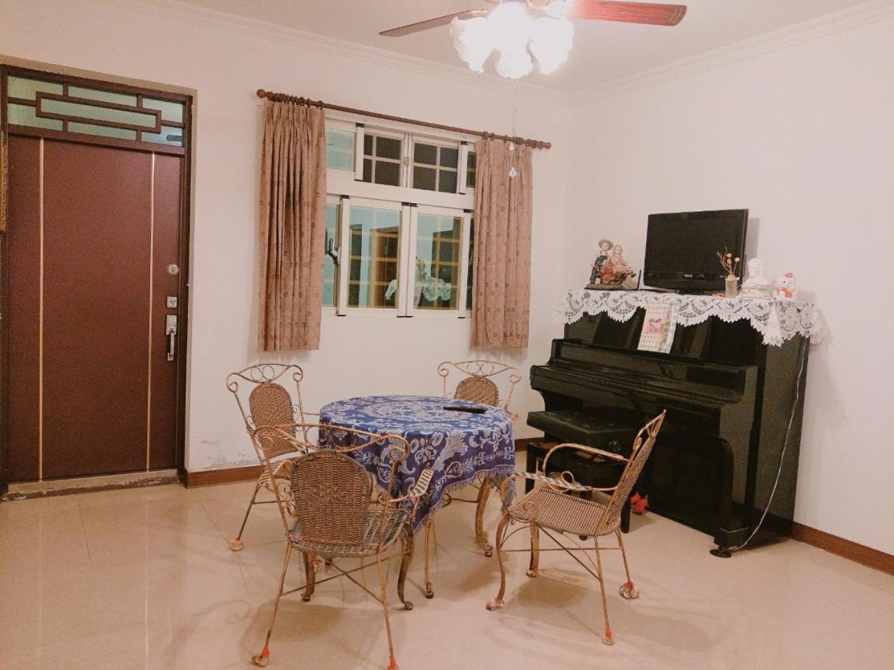 Quadruple Room with Private Bathroom photo 1