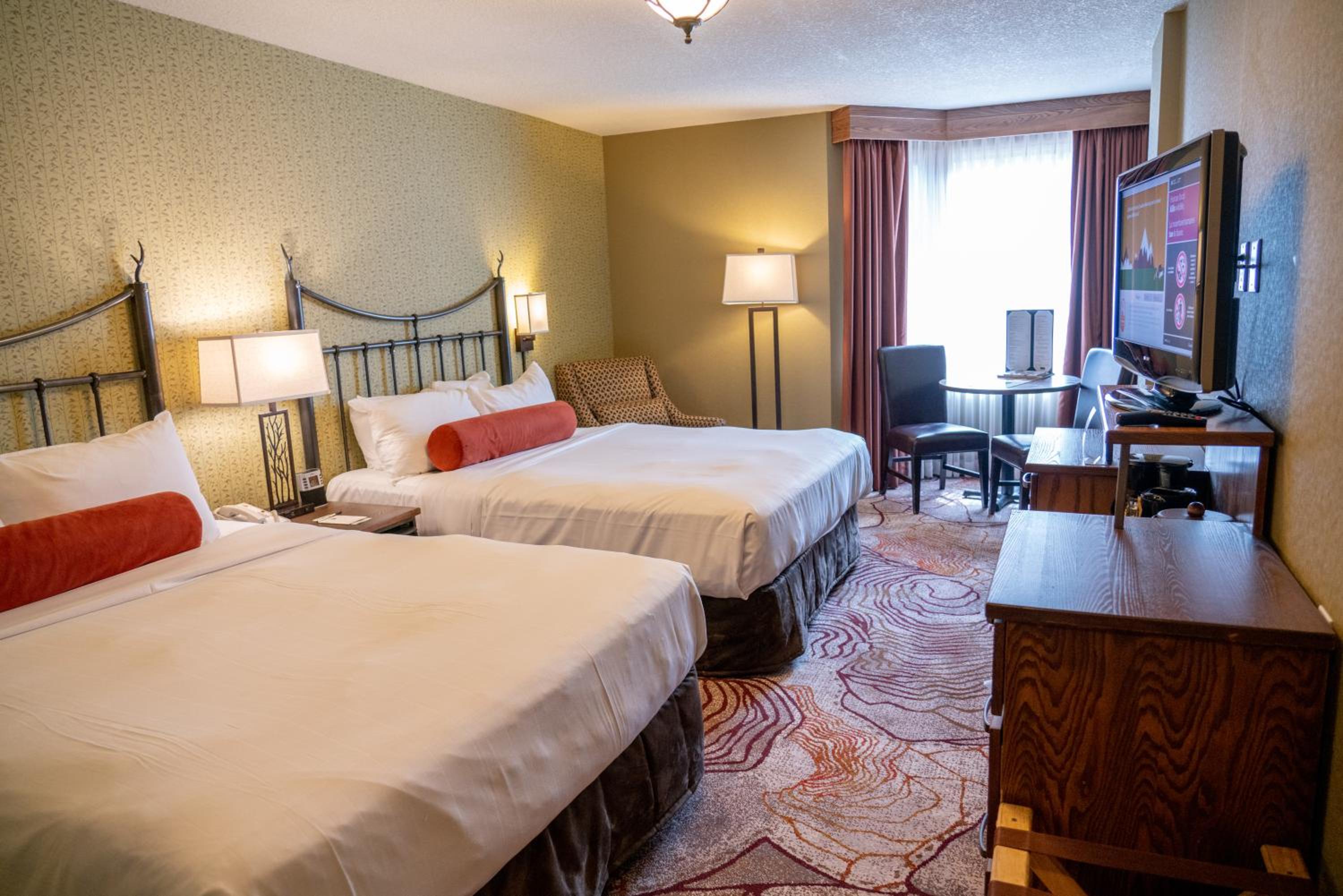 Superior Two Queen Room - Photo 1