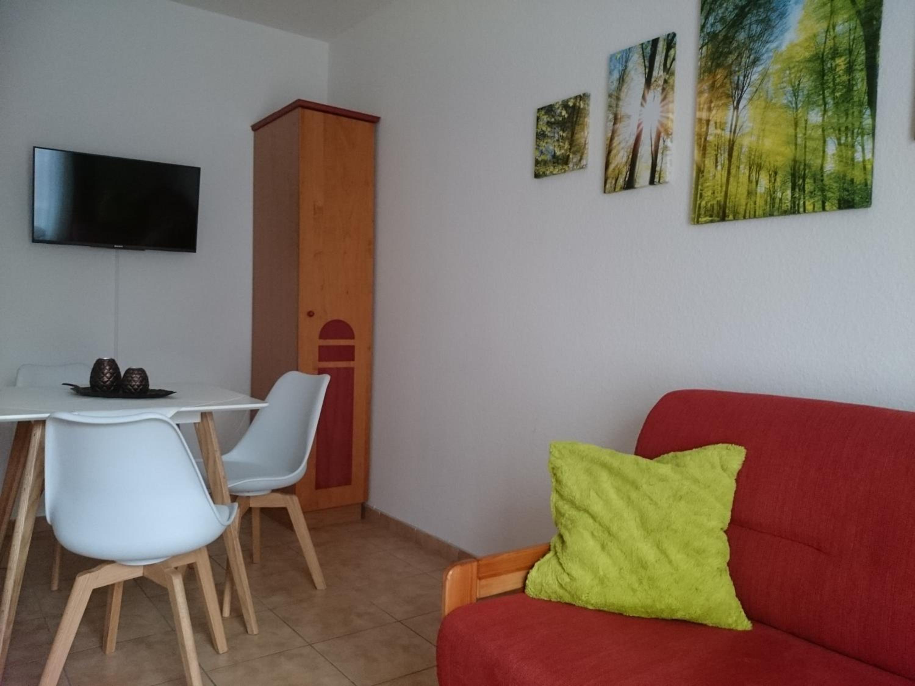 One-Bedroom Apartment photo 1
