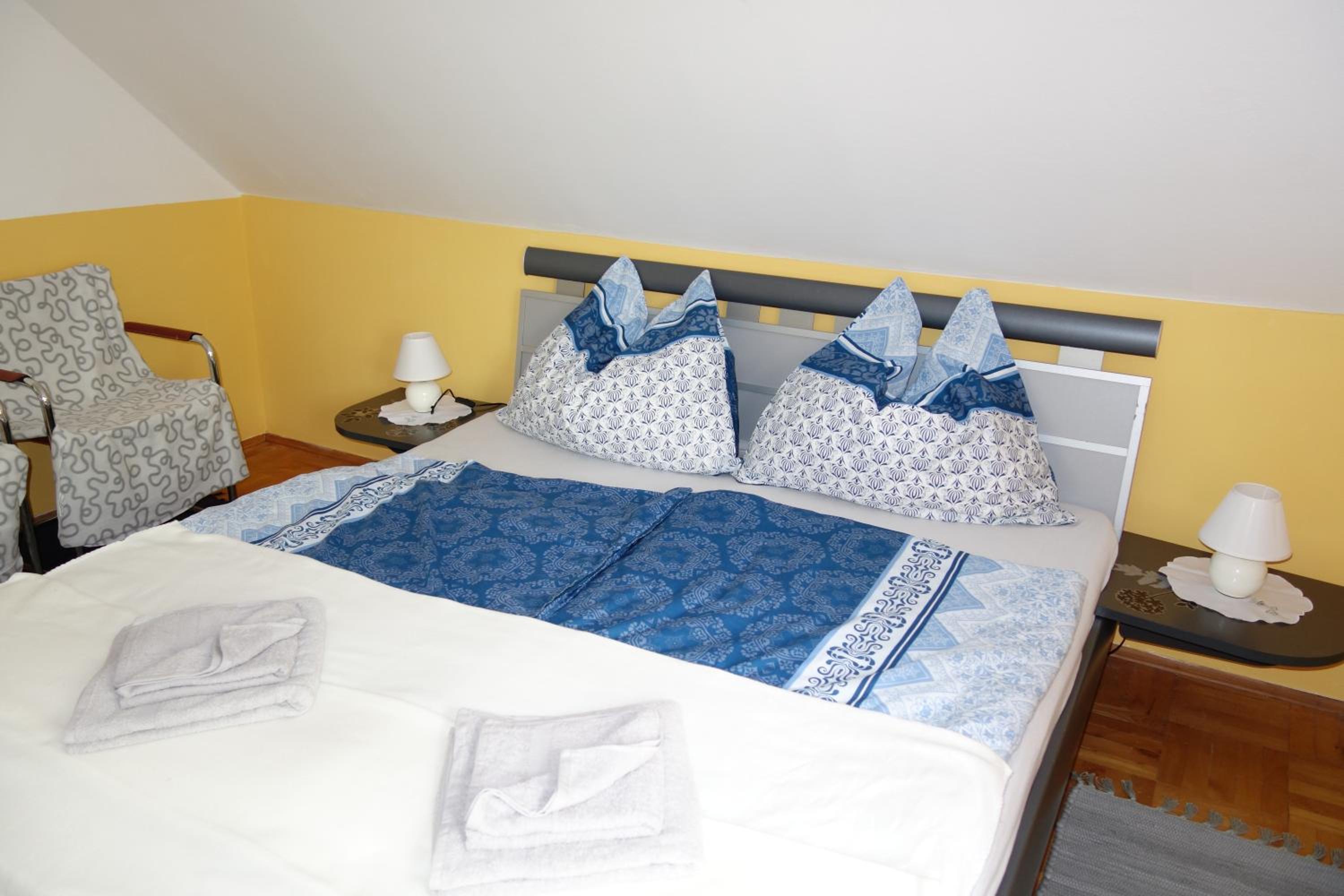 Double Room - Photo 2