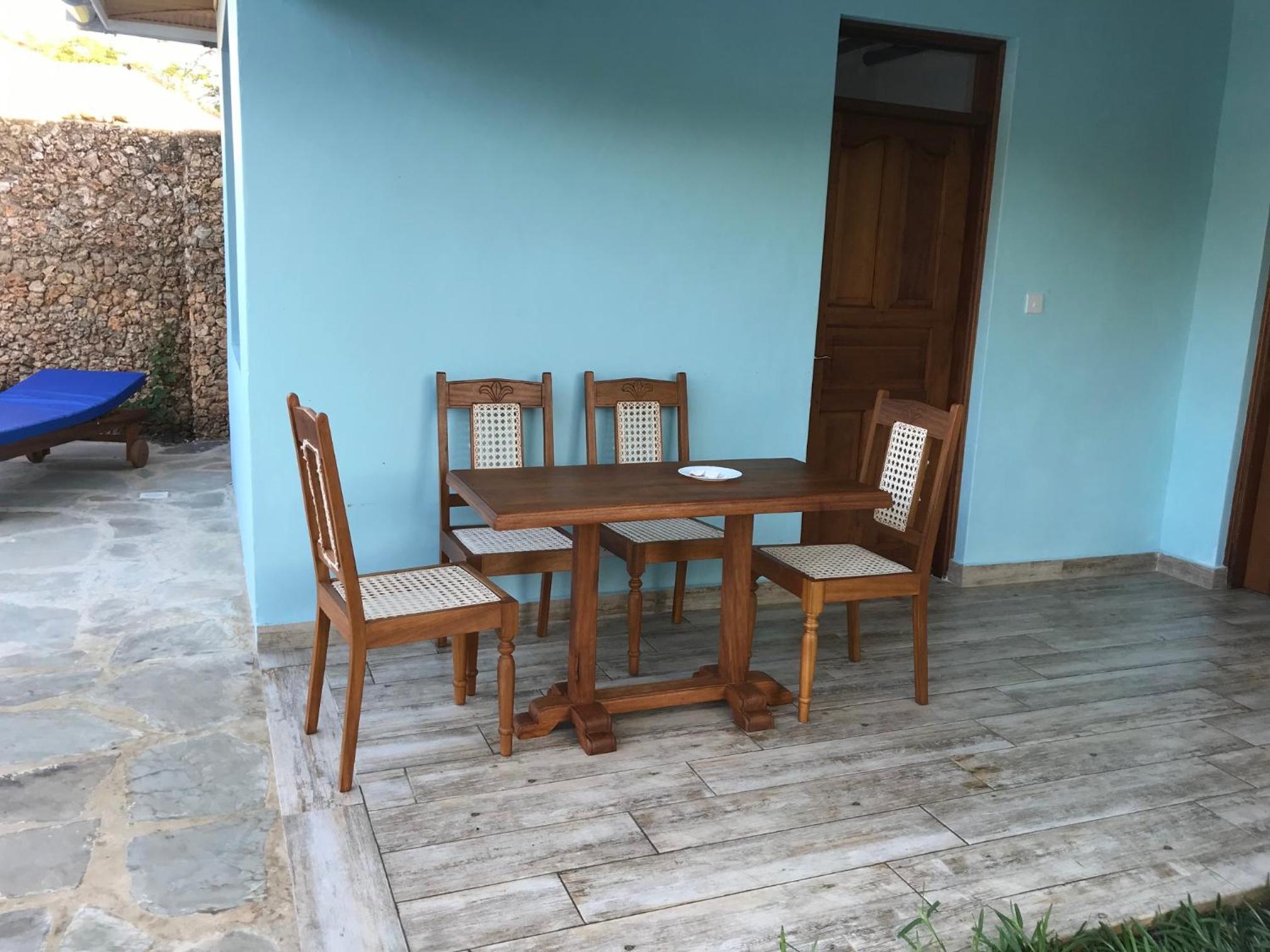 Two-Bedroom House - Photo 2
