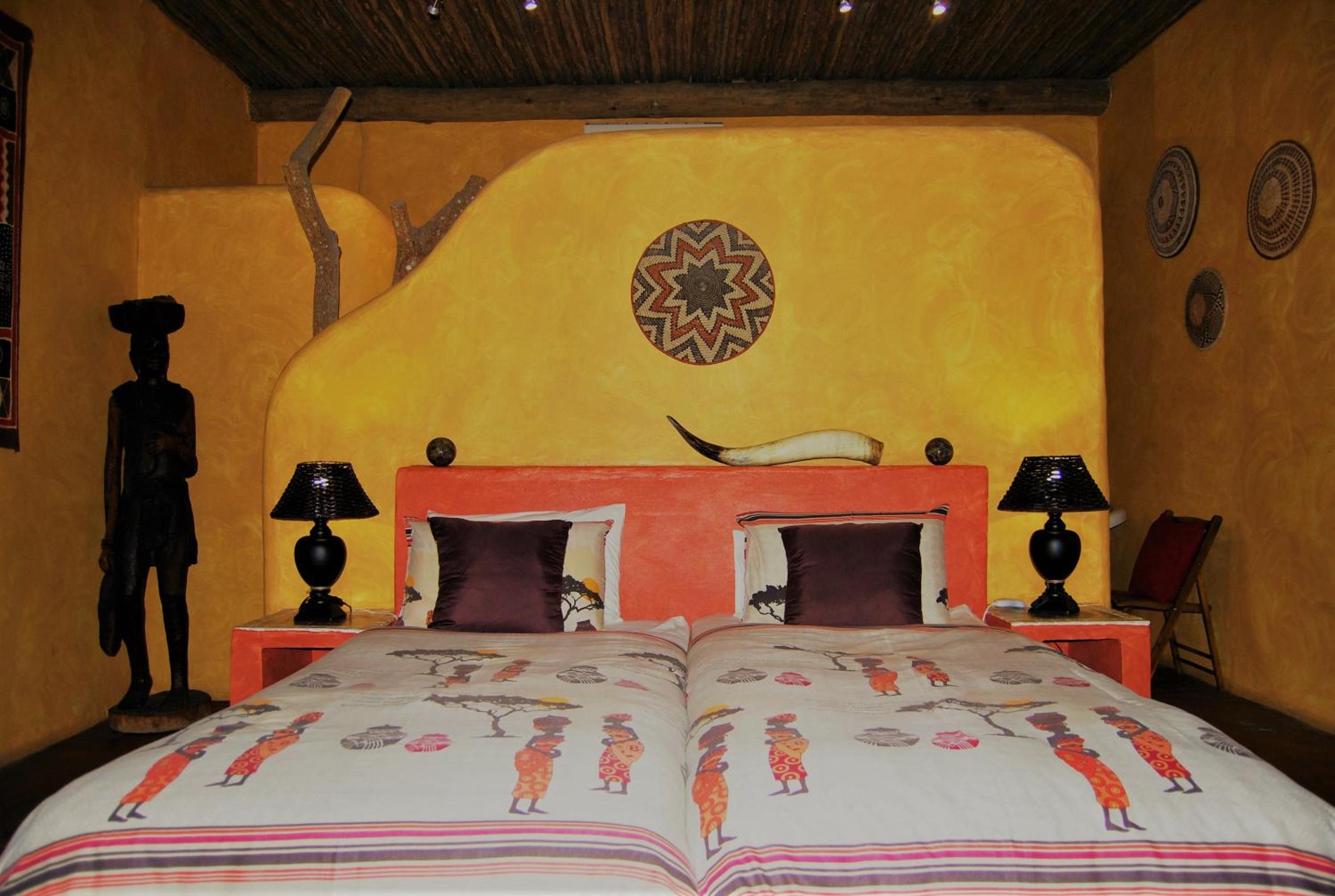 Luxury Suite - Photo 13